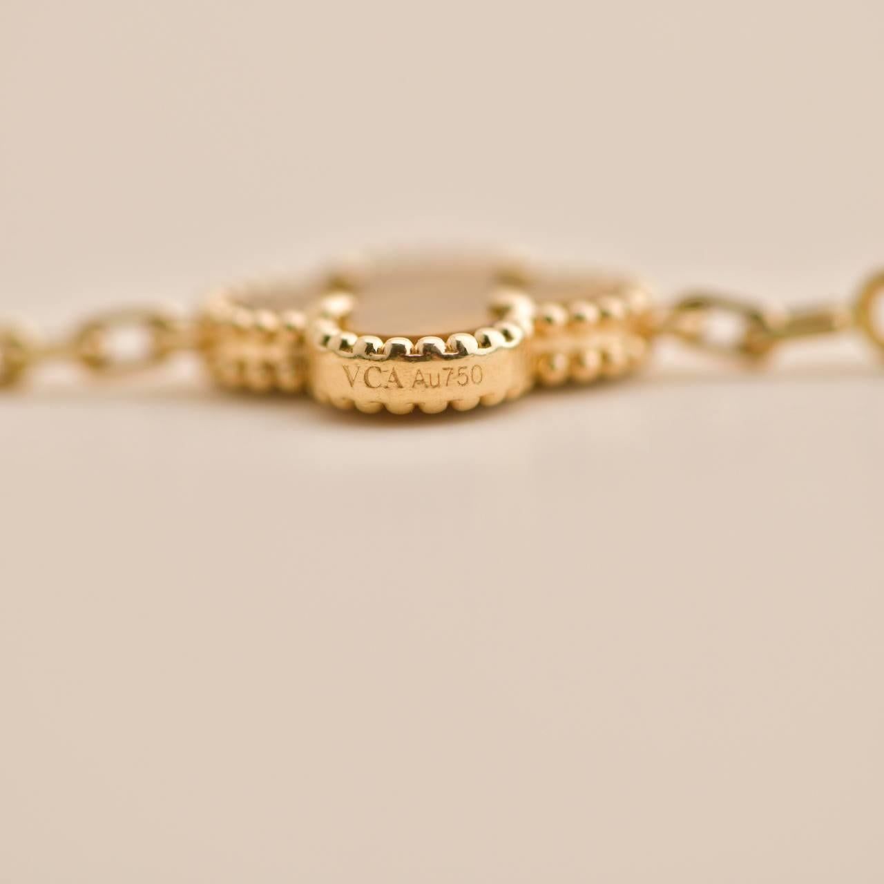 Uncut Van Cleef & Arpels Vintage Alhambra Tiger's Eye Yellow Gold Bracelet