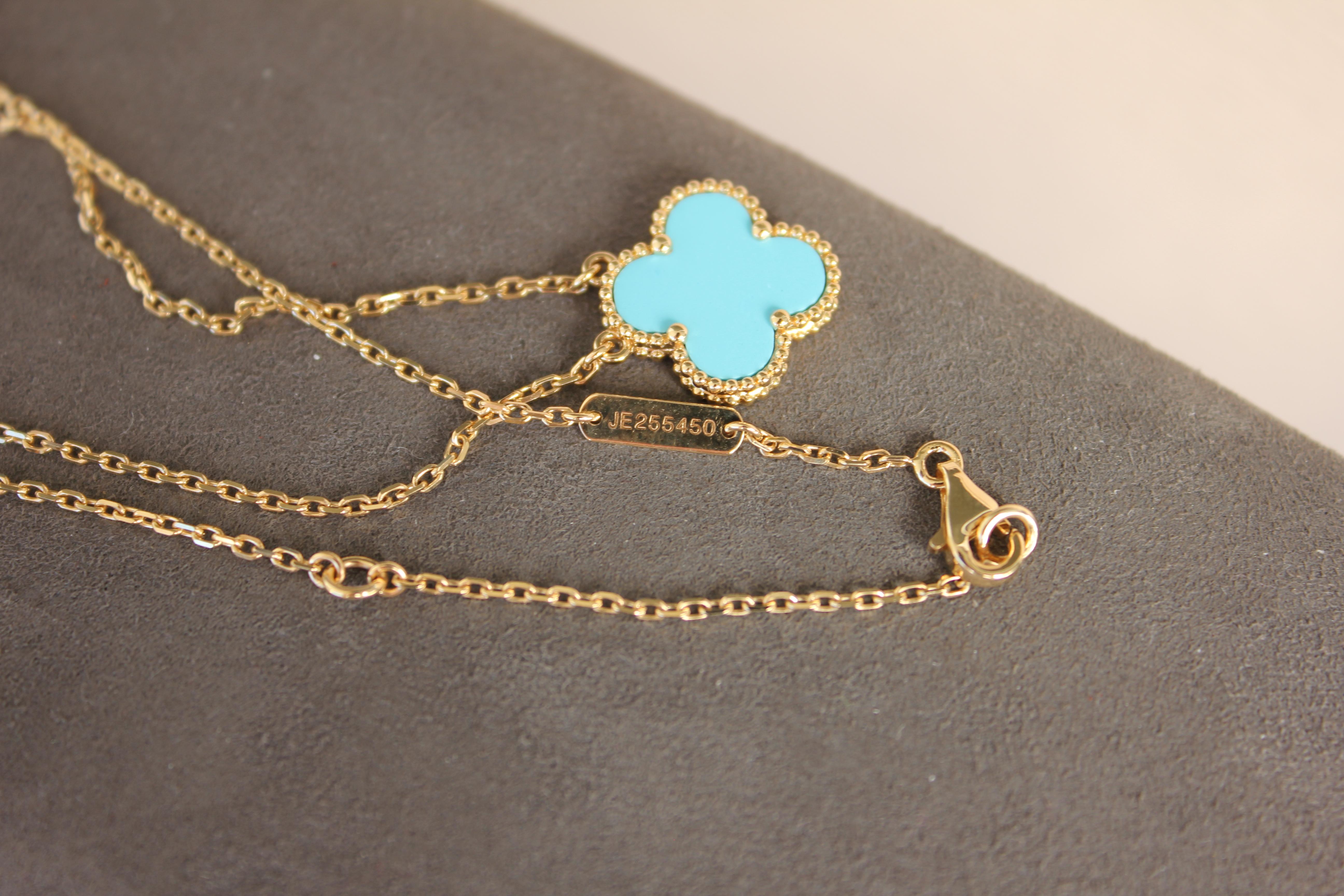 Van Cleef & Arpels Vintage Alhambra Turquoise 18K Yellow Gold Necklace Pendant For Sale 8