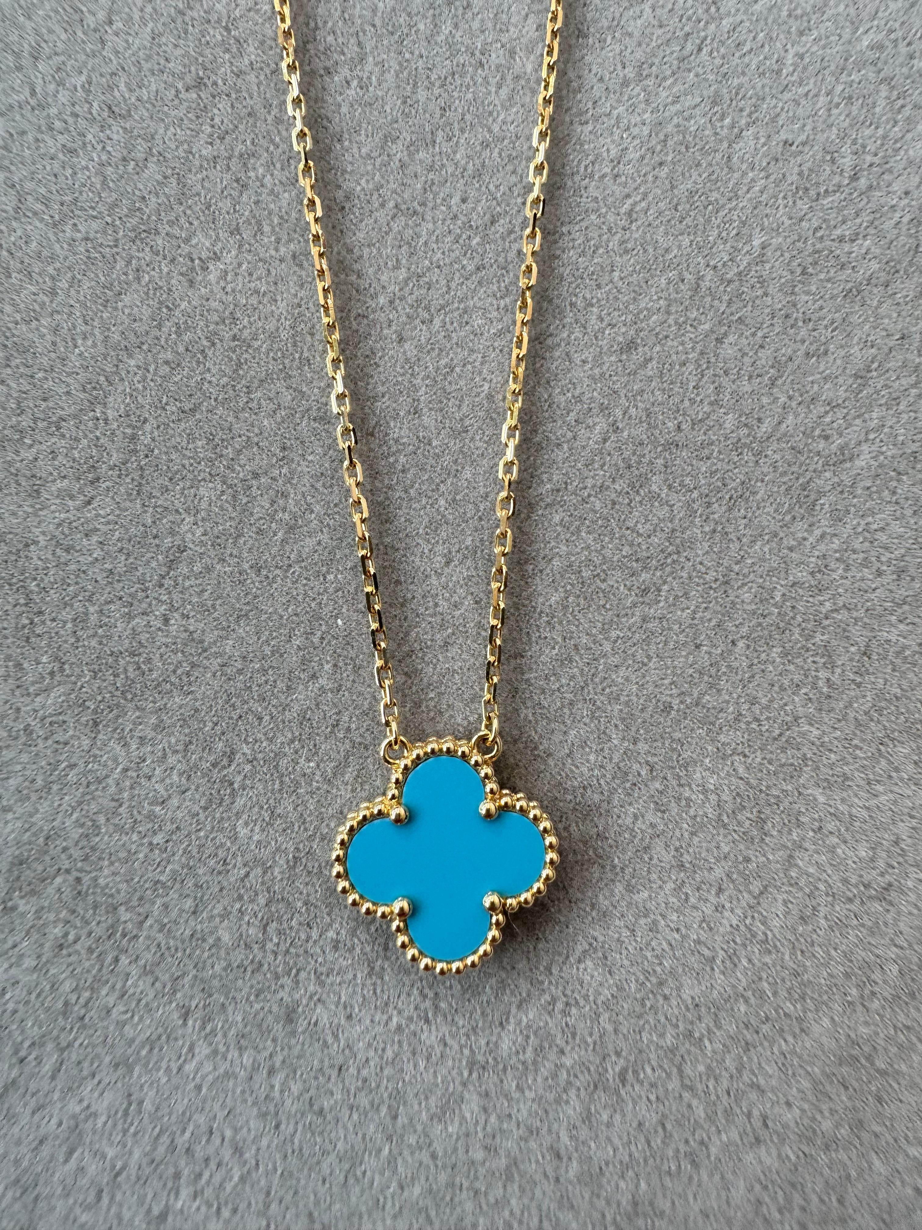 Cabochon Van Cleef & Arpels Vintage Alhambra Turquoise 18K Yellow Gold Necklace Pendant