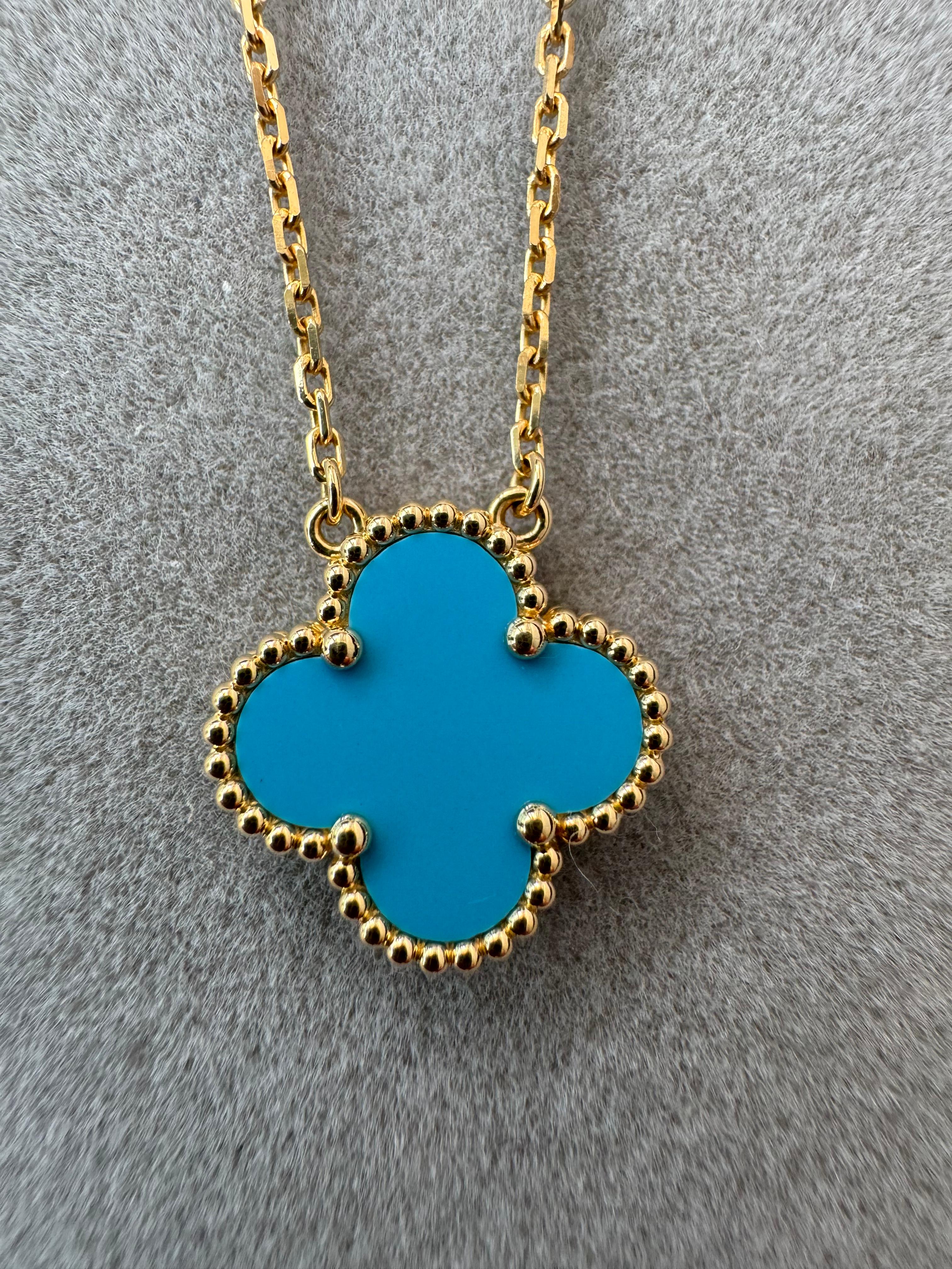Van Cleef & Arpels Vintage Alhambra Turquoise 18K Yellow Gold Necklace Pendant In Good Condition In Fairfax, VA