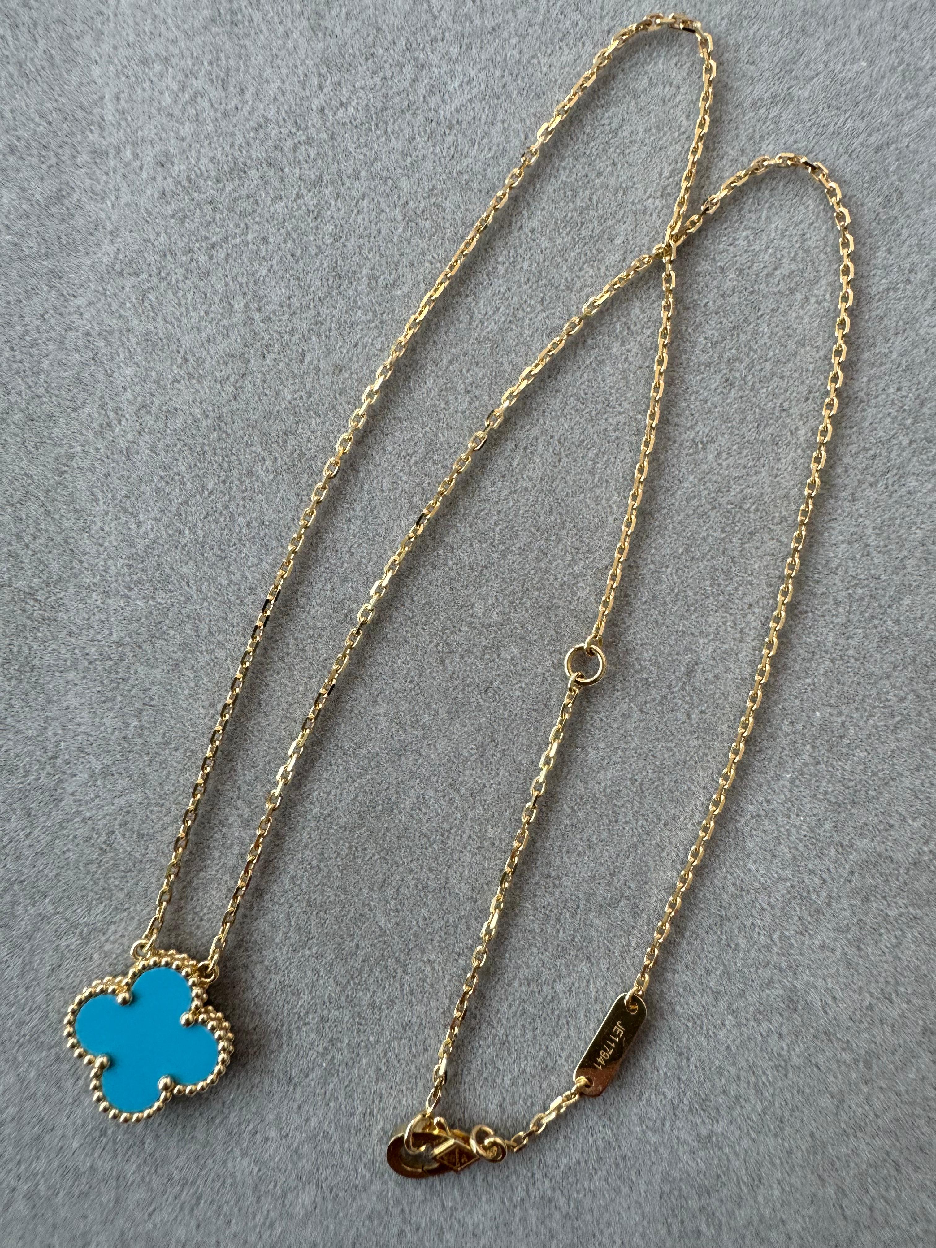Women's or Men's Van Cleef & Arpels Vintage Alhambra Turquoise 18K Yellow Gold Necklace Pendant