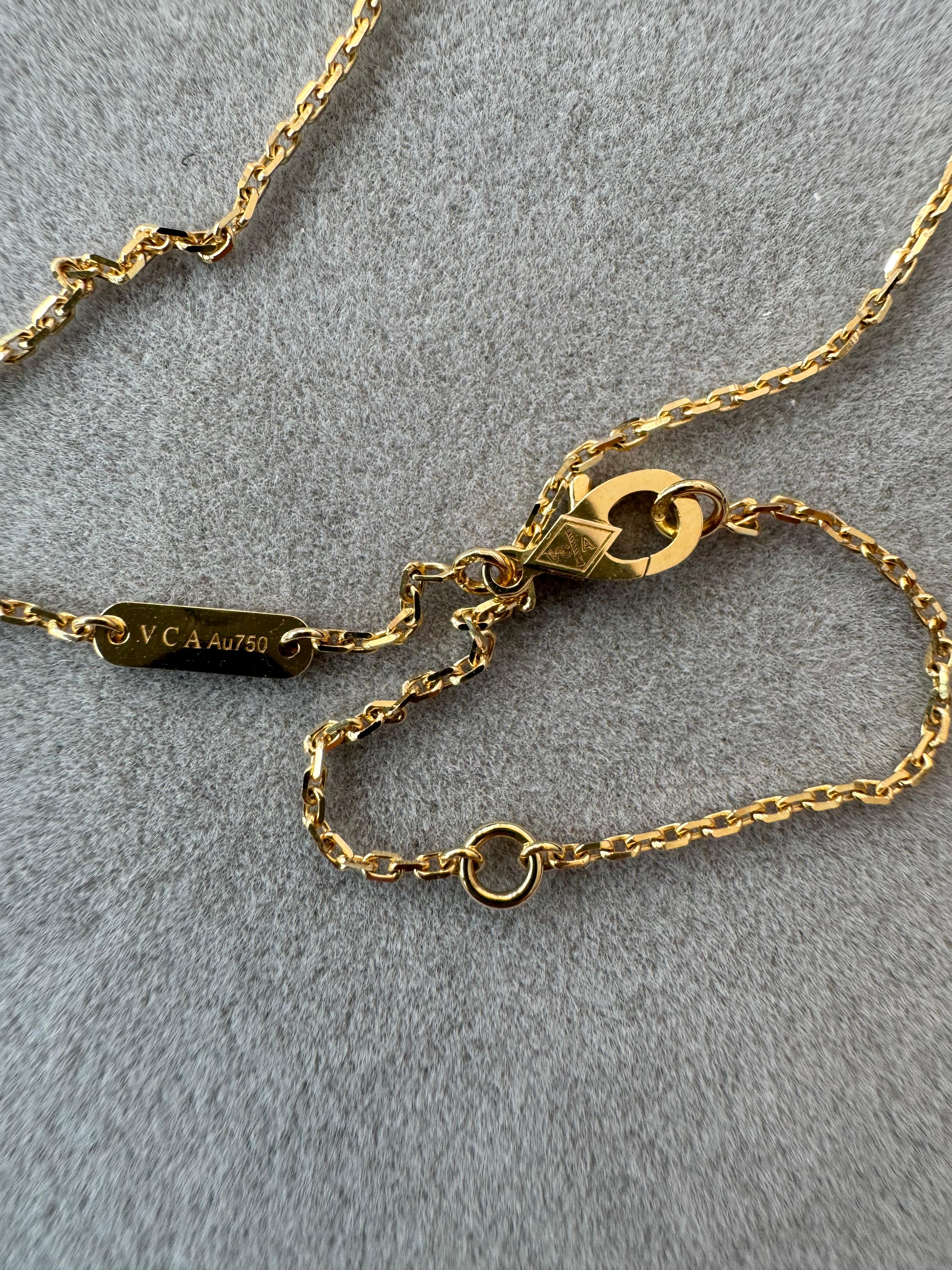 Van Cleef & Arpels Vintage Alhambra Turquoise 18K Yellow Gold Necklace Pendant 3