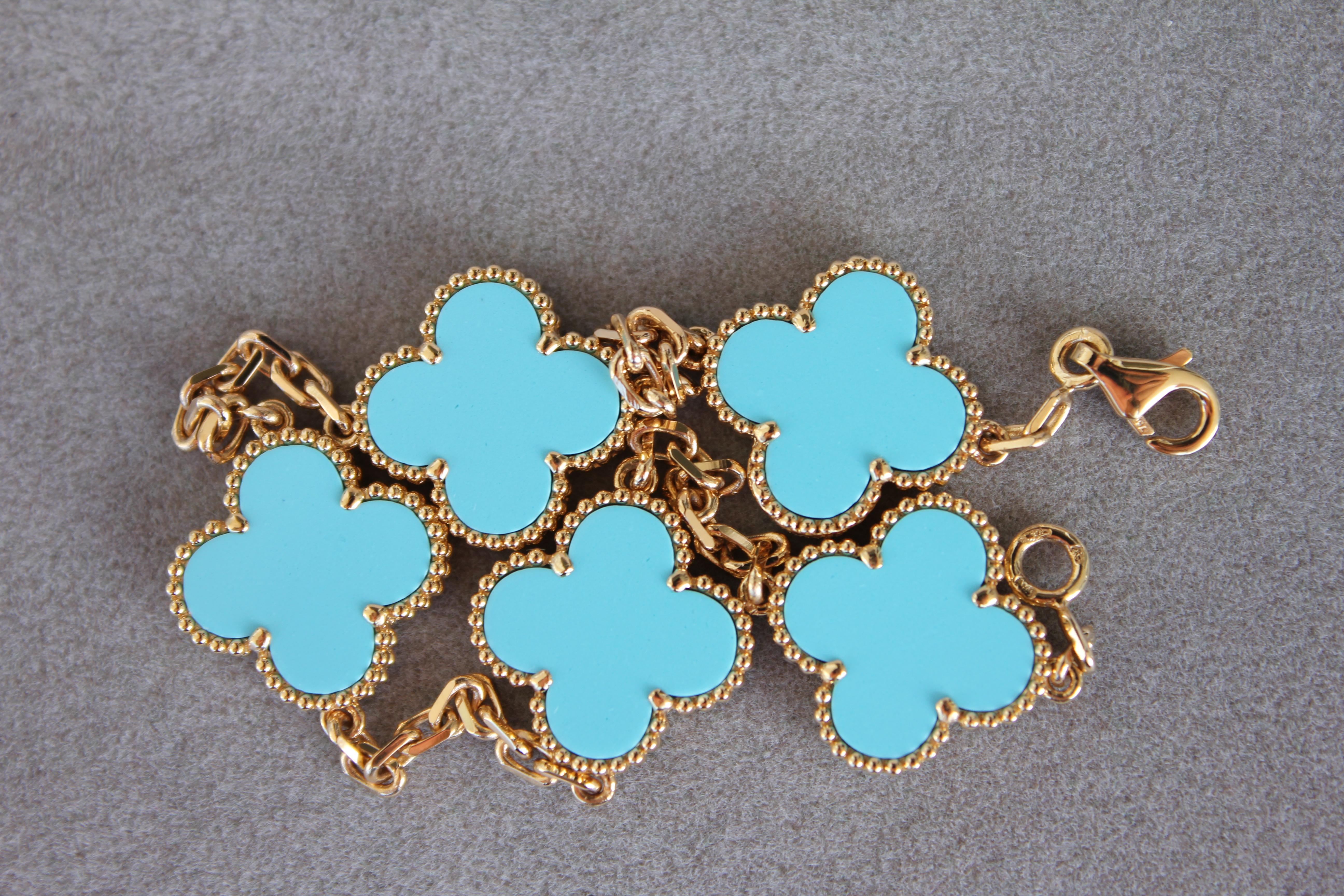 Van Cleef & Arpels Vintage Alhambra Turquoise 18K Yellow Gold Rare Bracelet In Excellent Condition In Fairfax, VA