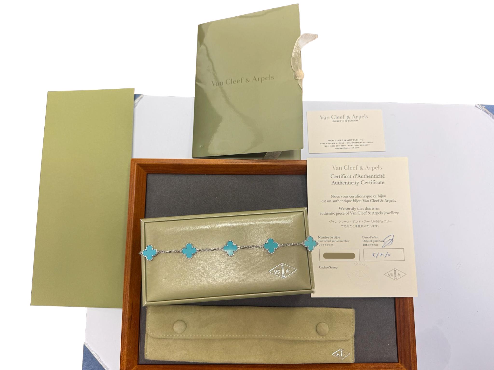 Van Cleef & Arpels Vintage Alhambra Türkis 5 Motiv Armband 18K Weißgold im Zustand „Hervorragend“ im Angebot in Aventura, FL
