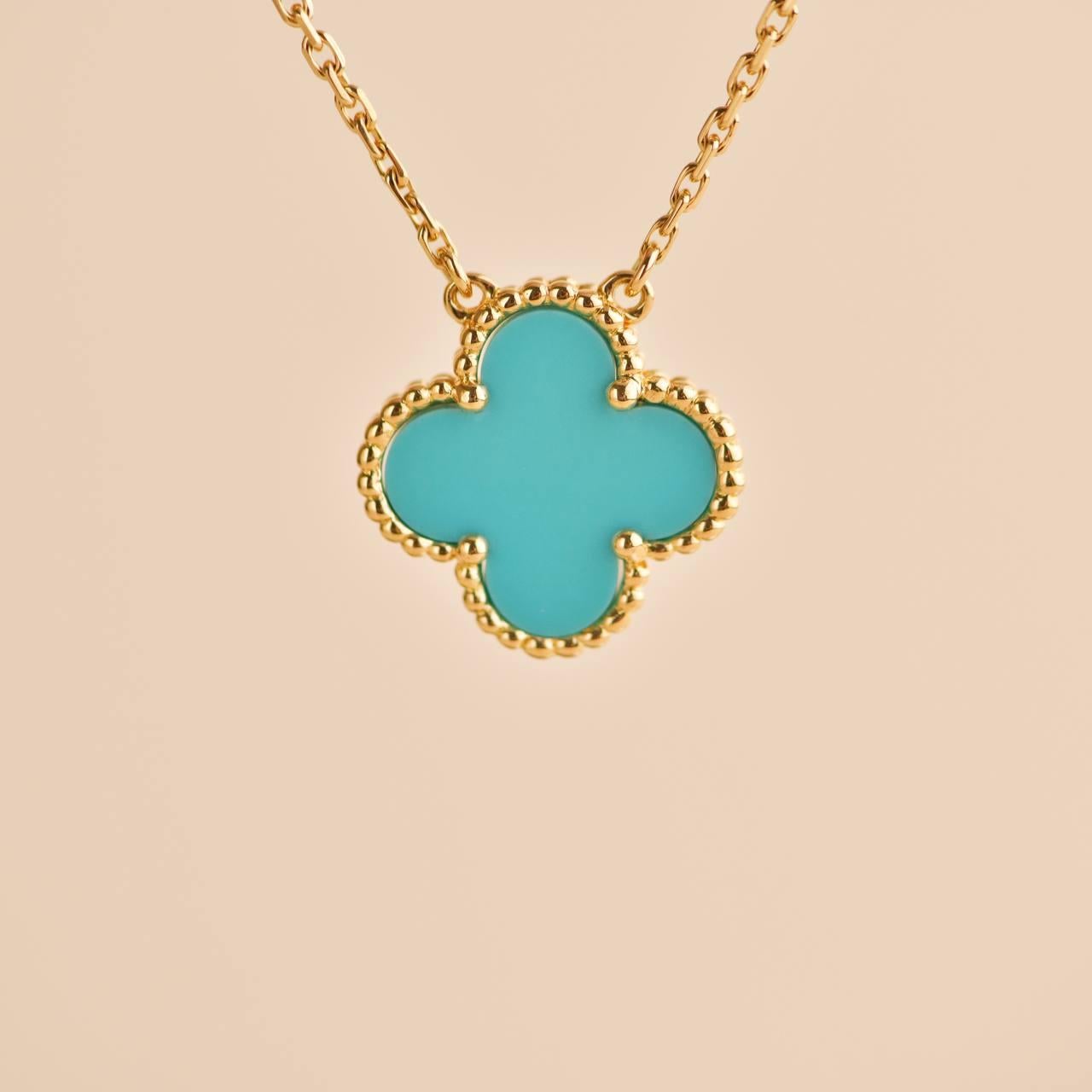 Women's or Men's Van Cleef & Arpels Vintage Alhambra Turquoise Yellow 18K Gold Pendant Necklace