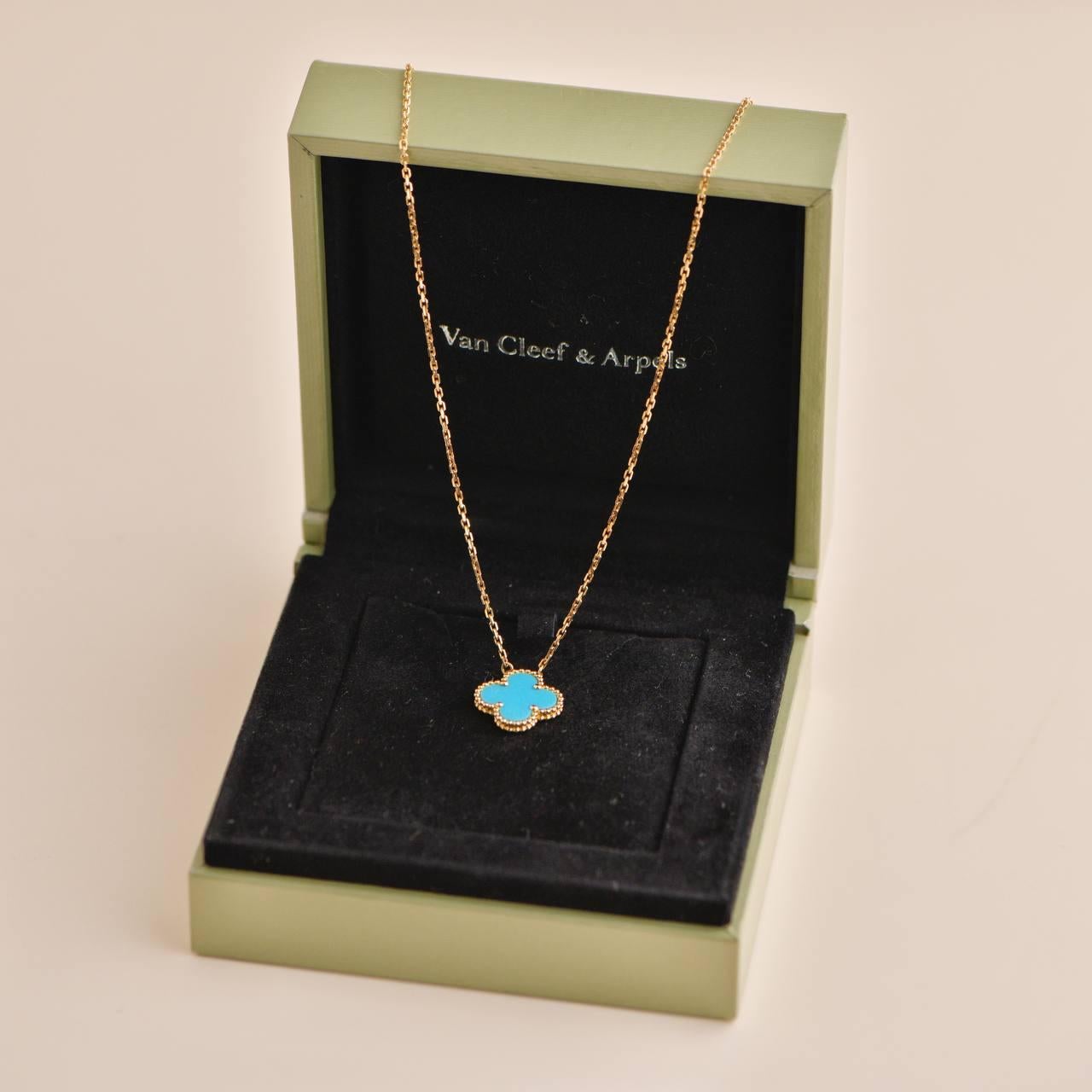SKU	AT-2612
Comes With	Box Only
Date	2014
Model	ARA45700
Serial Number	JB******
Metal	18k Yellow Gold
Stones	Turquoise
Weight	5 g
Length	42 cm
Condition	Excellent
Other Info	Approximate dimensions: