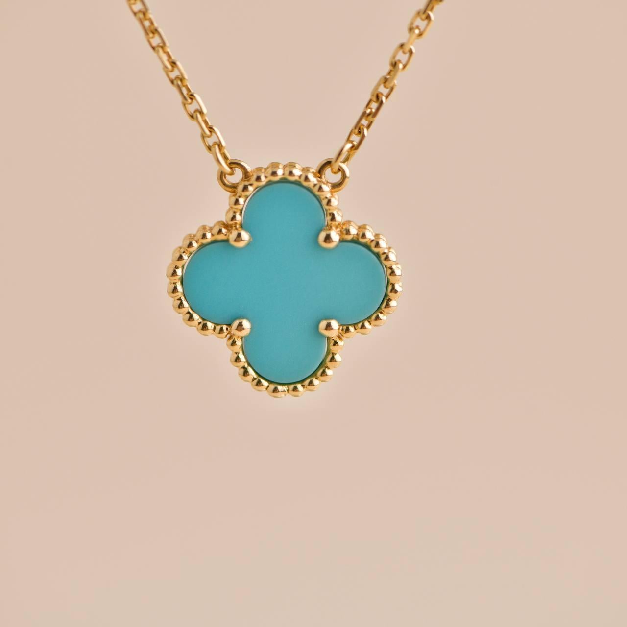 Van Cleef & Arpels Vintage Alhambra Turquoise Yellow Gold Pendant Necklace In Excellent Condition In Banbury, GB