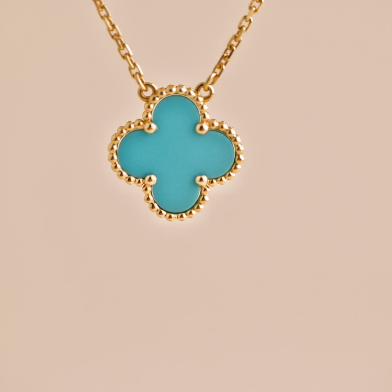 Women's or Men's Van Cleef & Arpels Vintage Alhambra Turquoise Yellow Gold Pendant Necklace