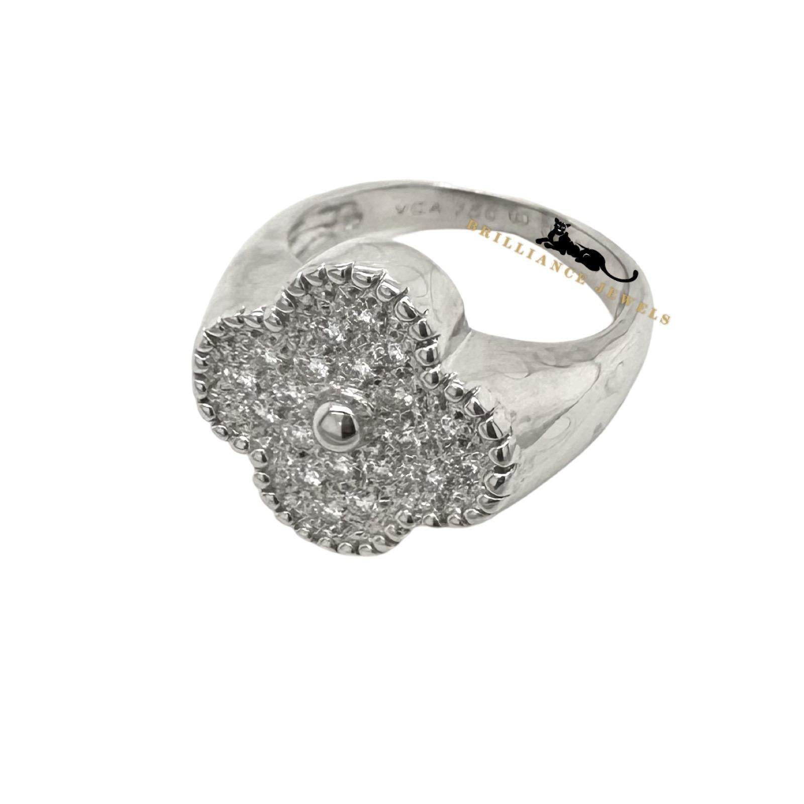 Marke: Van Cleef & Arpels
Modellname: Vintage Alhambra
MATERIAL: Weißgold
Metallreinheit: 18k
Steine: Diamanten
Ungefähres Karatgewicht: 0,48ct
Ringgröße: 7.5 (US)
Schachtel & Papiere: Brilliance Jewels Verpackung