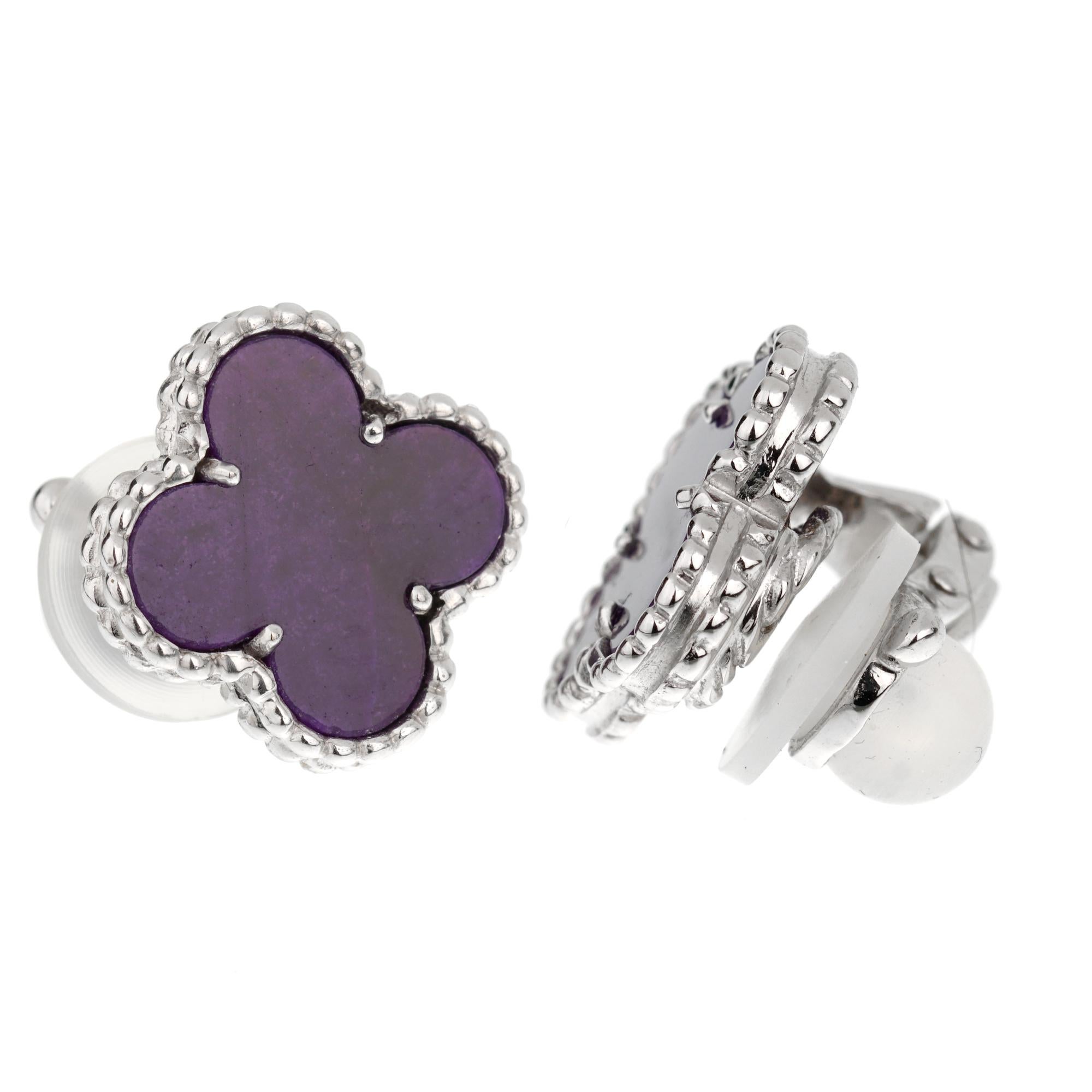 Van Cleef Arpels, boucles d'oreilles vintage Alhambra en or blanc Sugilite Unisexe en vente