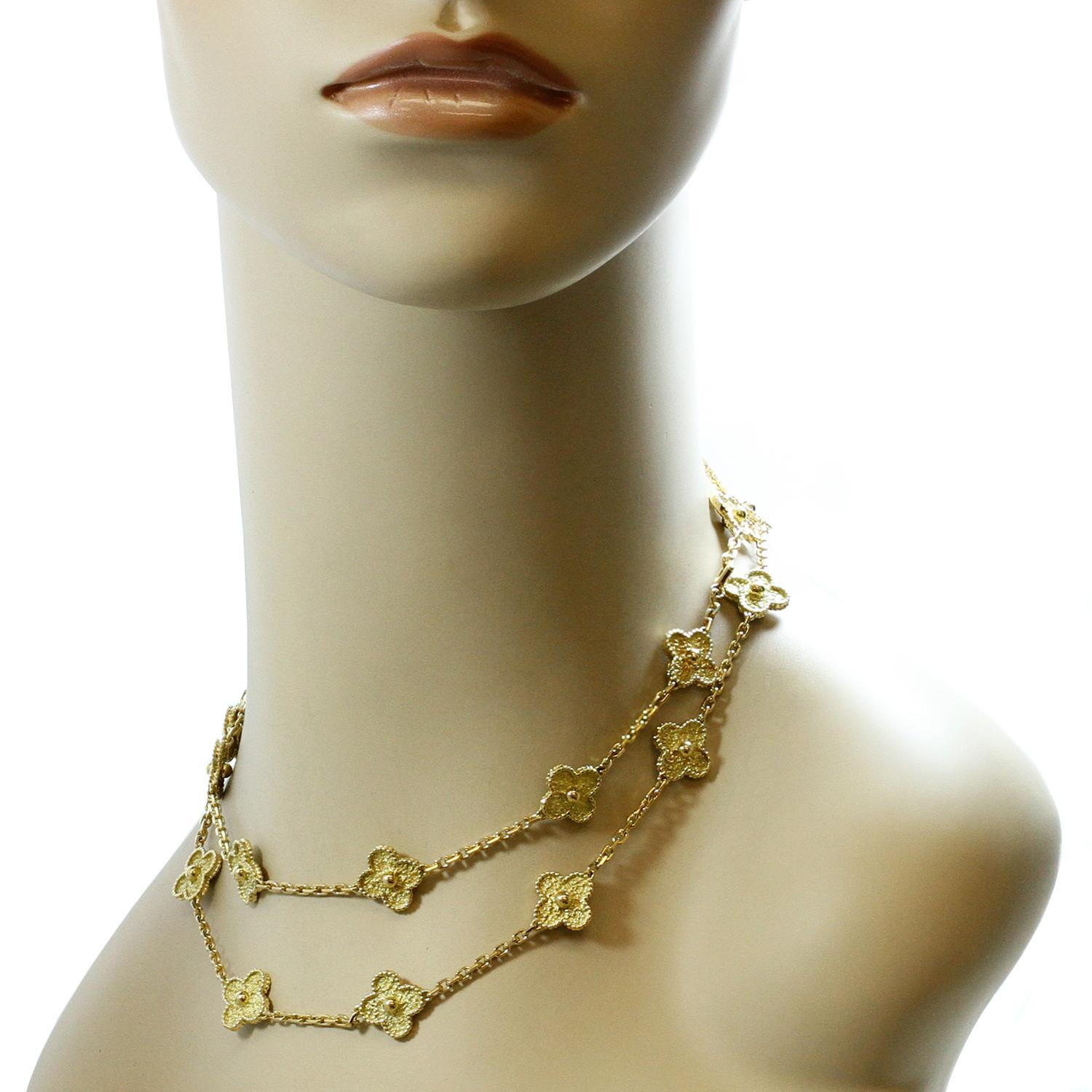 Van Cleef & Arpels Vintage Alhambra Gelbgold lange Halskette mit 20 Motiven 1
