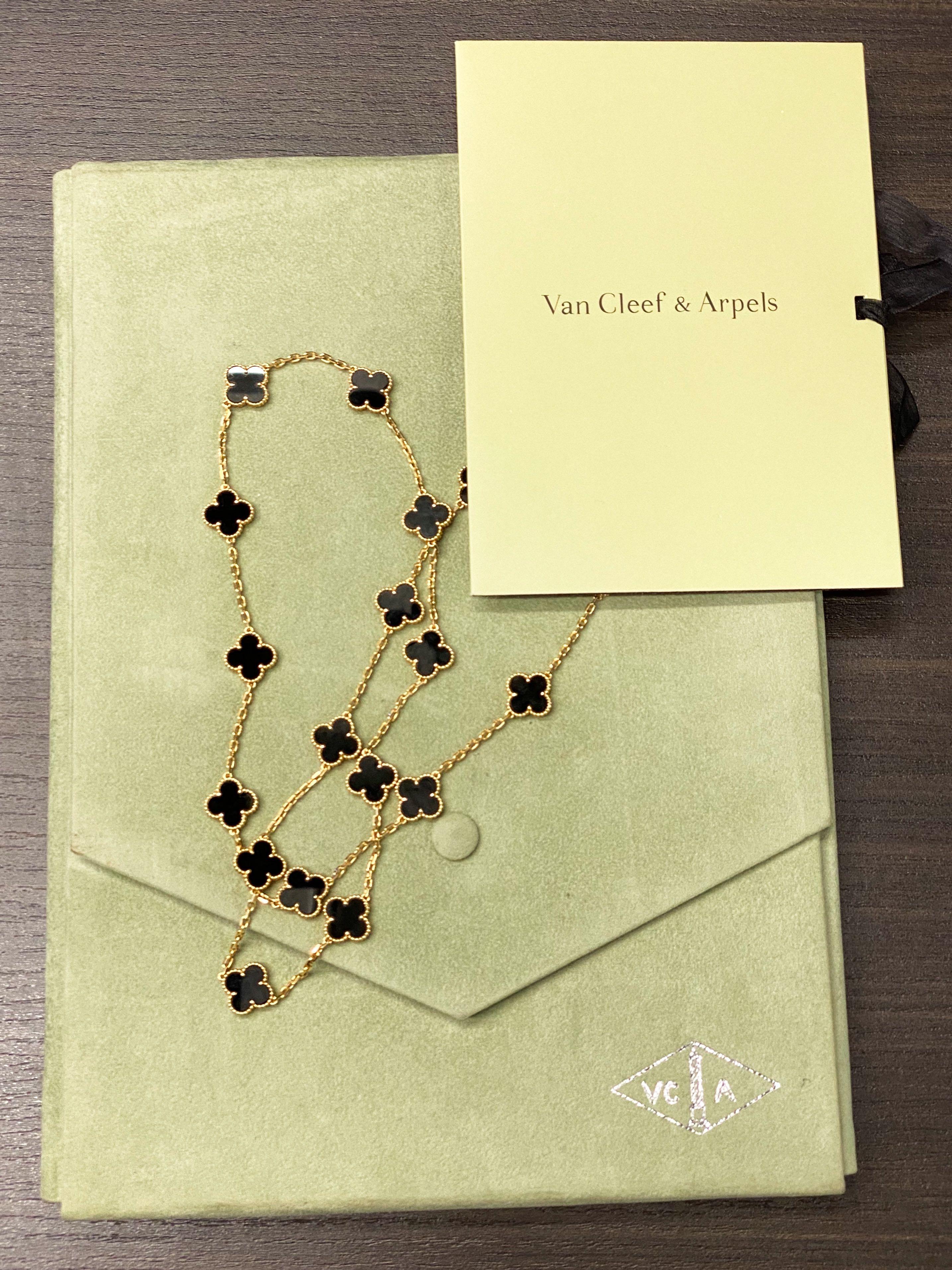 Round Cut Van Cleef & Arpels Vintage Alhambra Yellow Gold 20 Onyx Motifs Long Necklace
