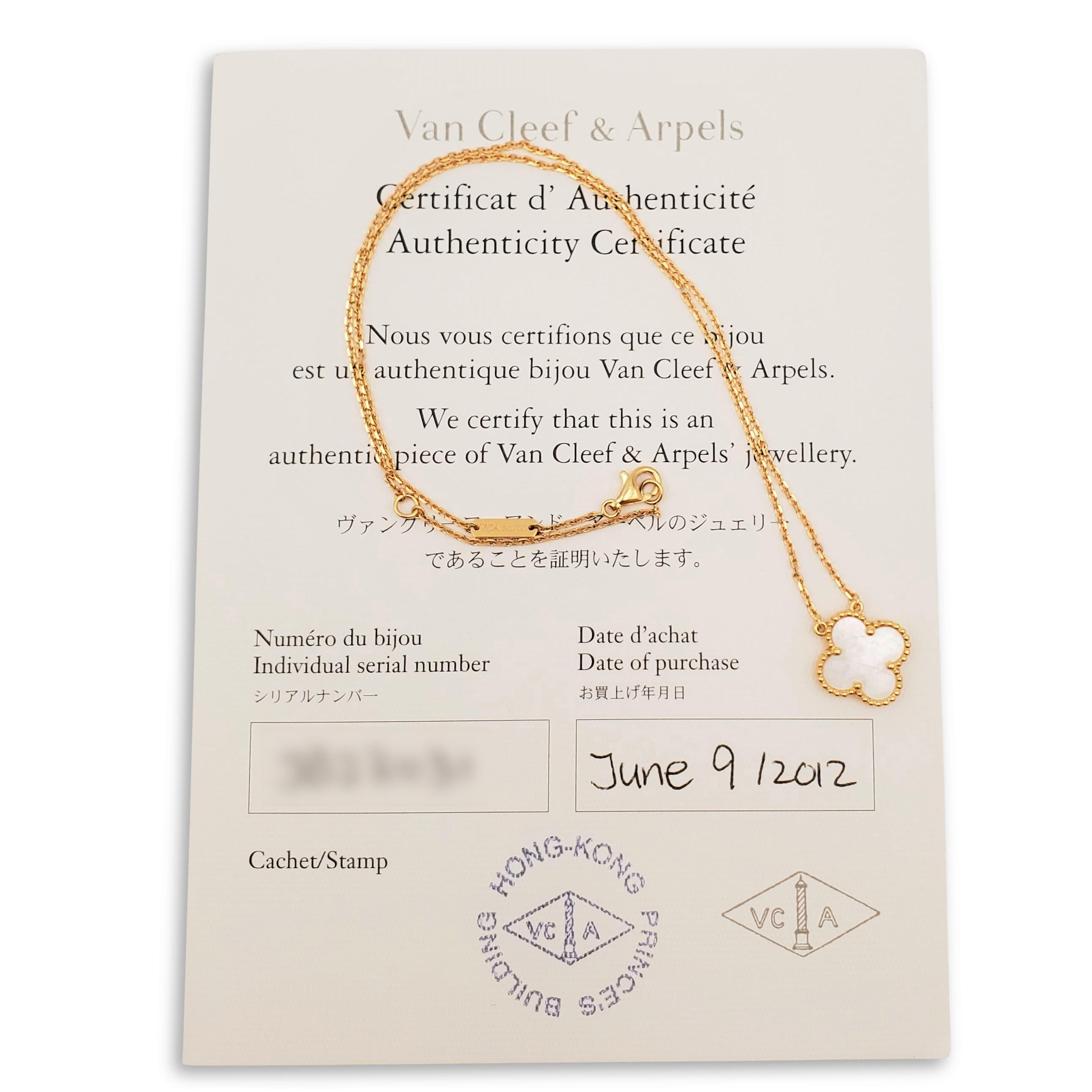 Van Cleef & Arpels 'Vintage Alhambra' Yellow Gold and Mother of Pearl Necklace In Excellent Condition In New York, NY