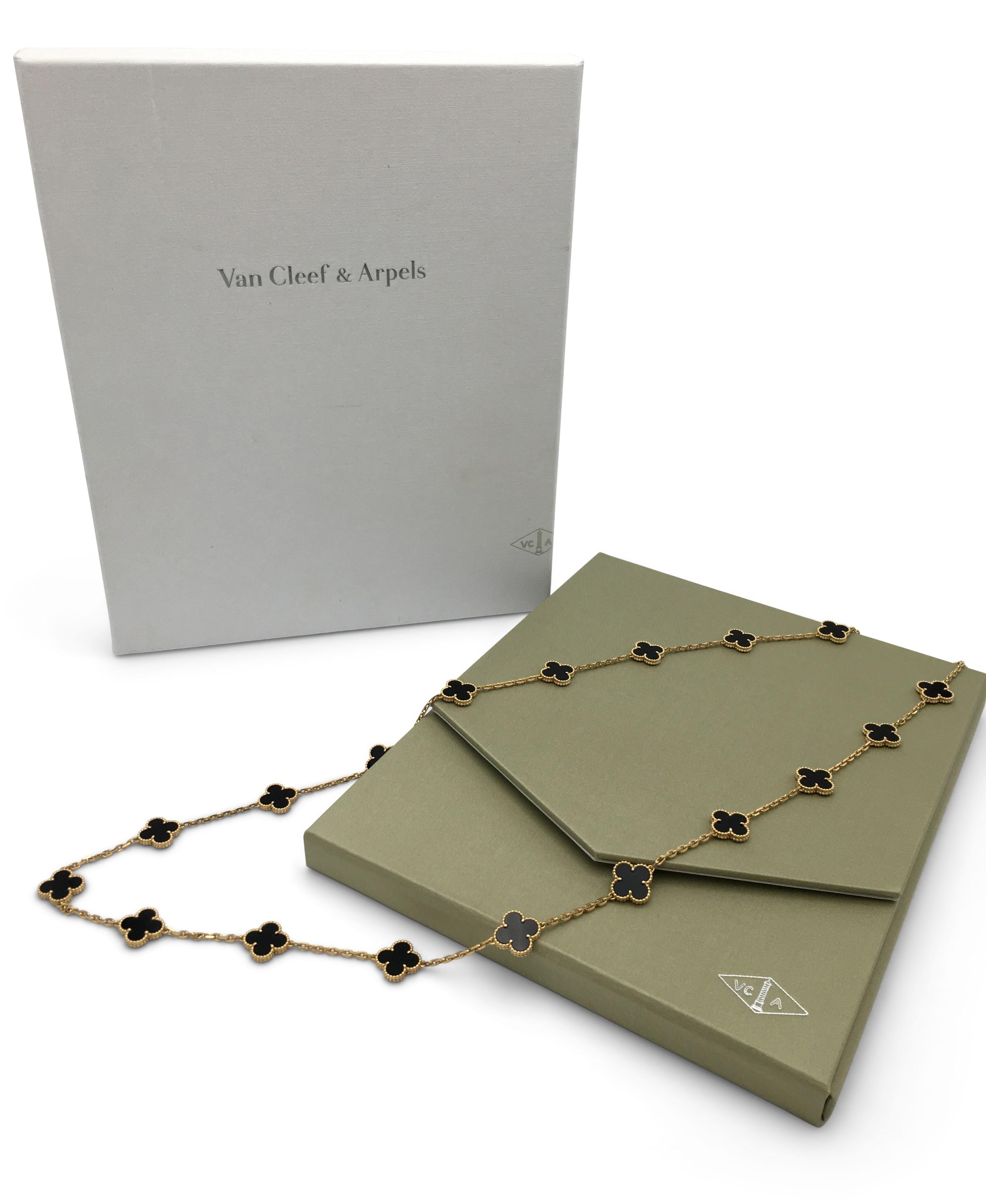Van Cleef & Arpels 'Vintage Alhambra' Yellow Gold and Onyx 20-Motif Necklace In Excellent Condition In New York, NY