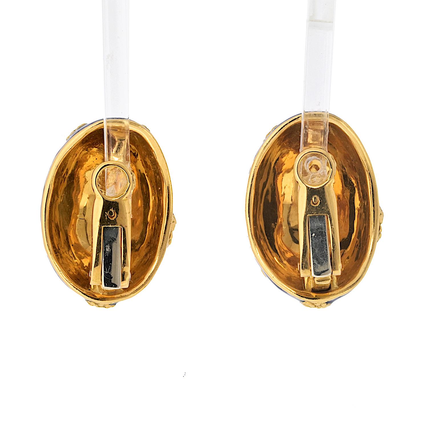Van Cleef & Arpels Vintage Blue Enamel Ring and a Pair Of Earrings For Sale 3
