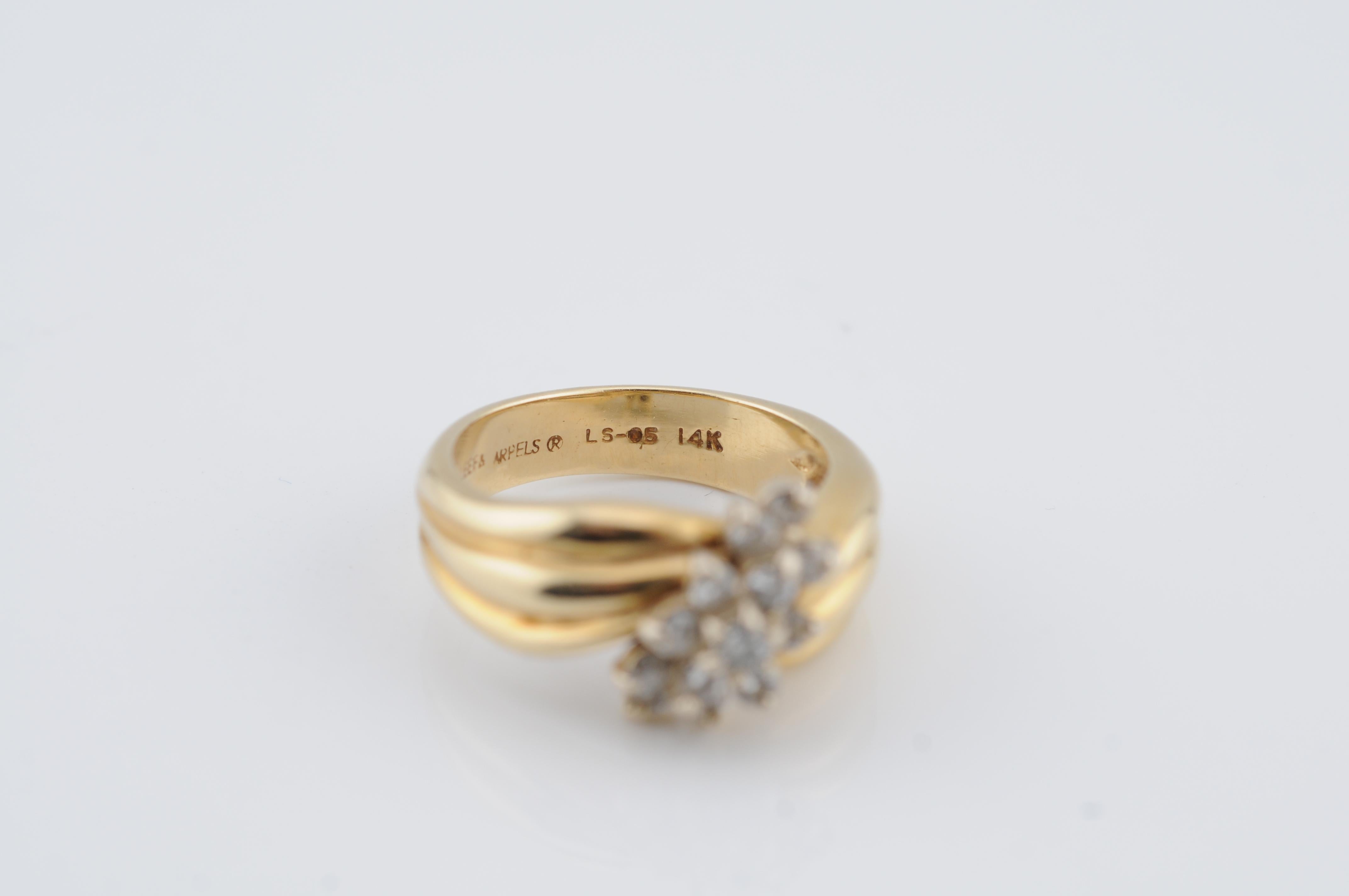 Women's or Men's Van Cleef & Arpels Vintage Cluster Ring – 14K Gold, 0.50 ct Diamonds For Sale