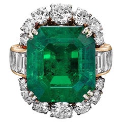 Van Cleef & Arpels, bague vintage en diamants et émeraude de Colombie certifiée SSEF
