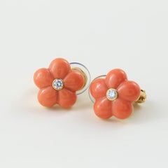Van Cleef & Arpels Clips d'oreilles vintage en or 18 carats avec corail et diamants