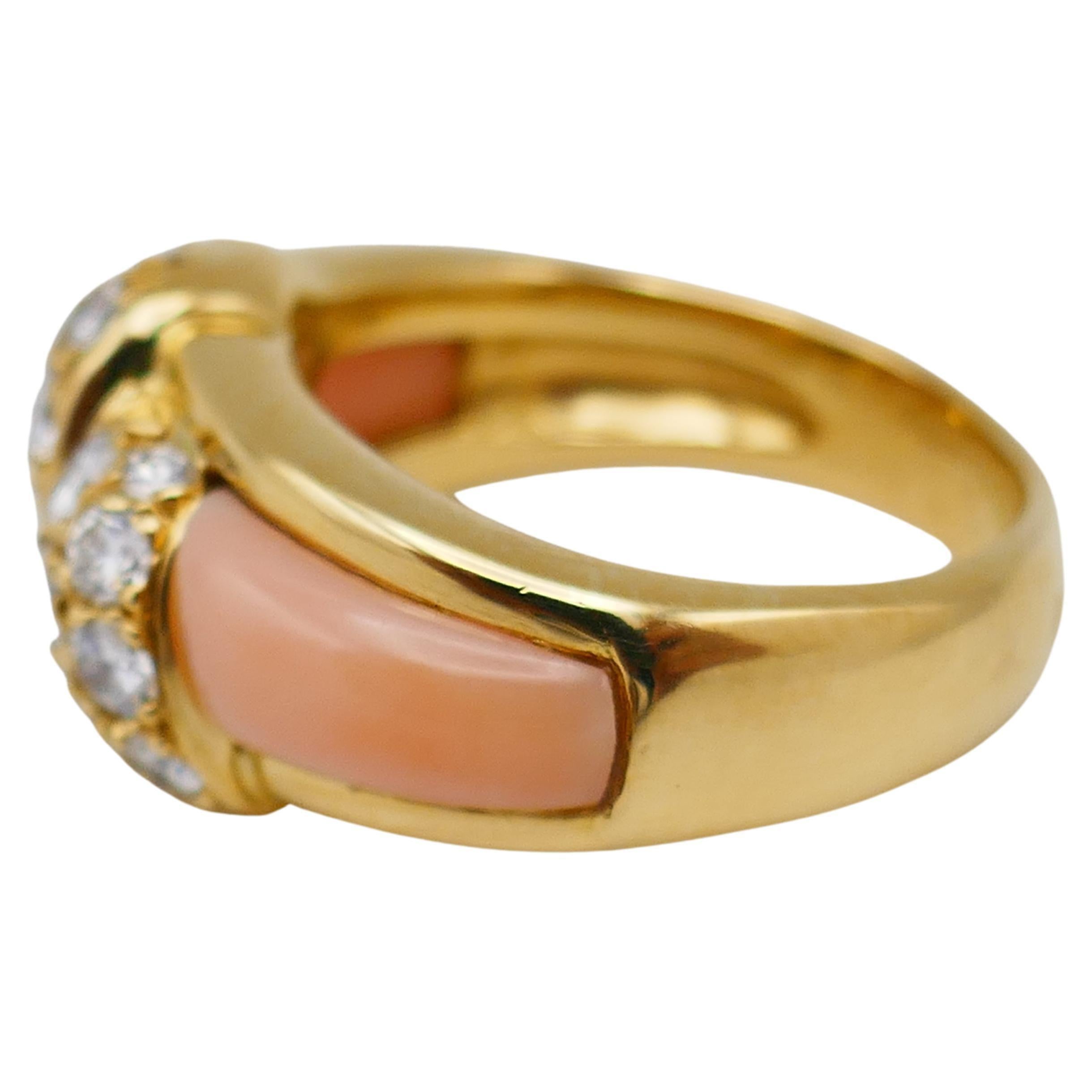 Van Cleef & Arpels Vintage Coral Diamond Gold Ring In Excellent Condition For Sale In Beverly Hills, CA
