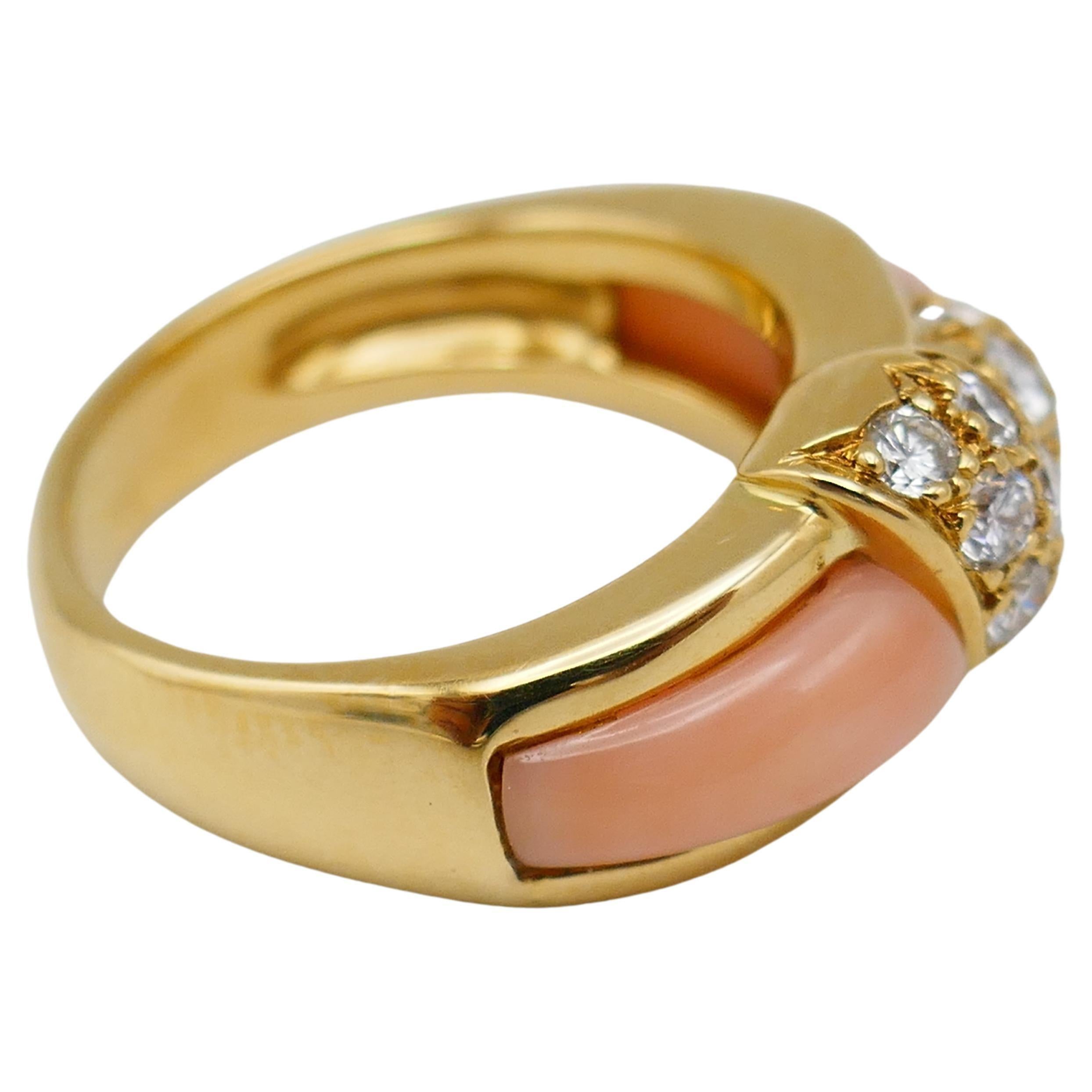 Van Cleef & Arpels Bague vintage en or, corail et diamants en vente 3