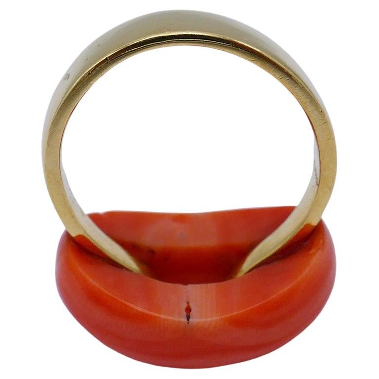Van Cleef & Arpels Vintage Coral Yellow Gold Ring In Excellent Condition In Beverly Hills, CA