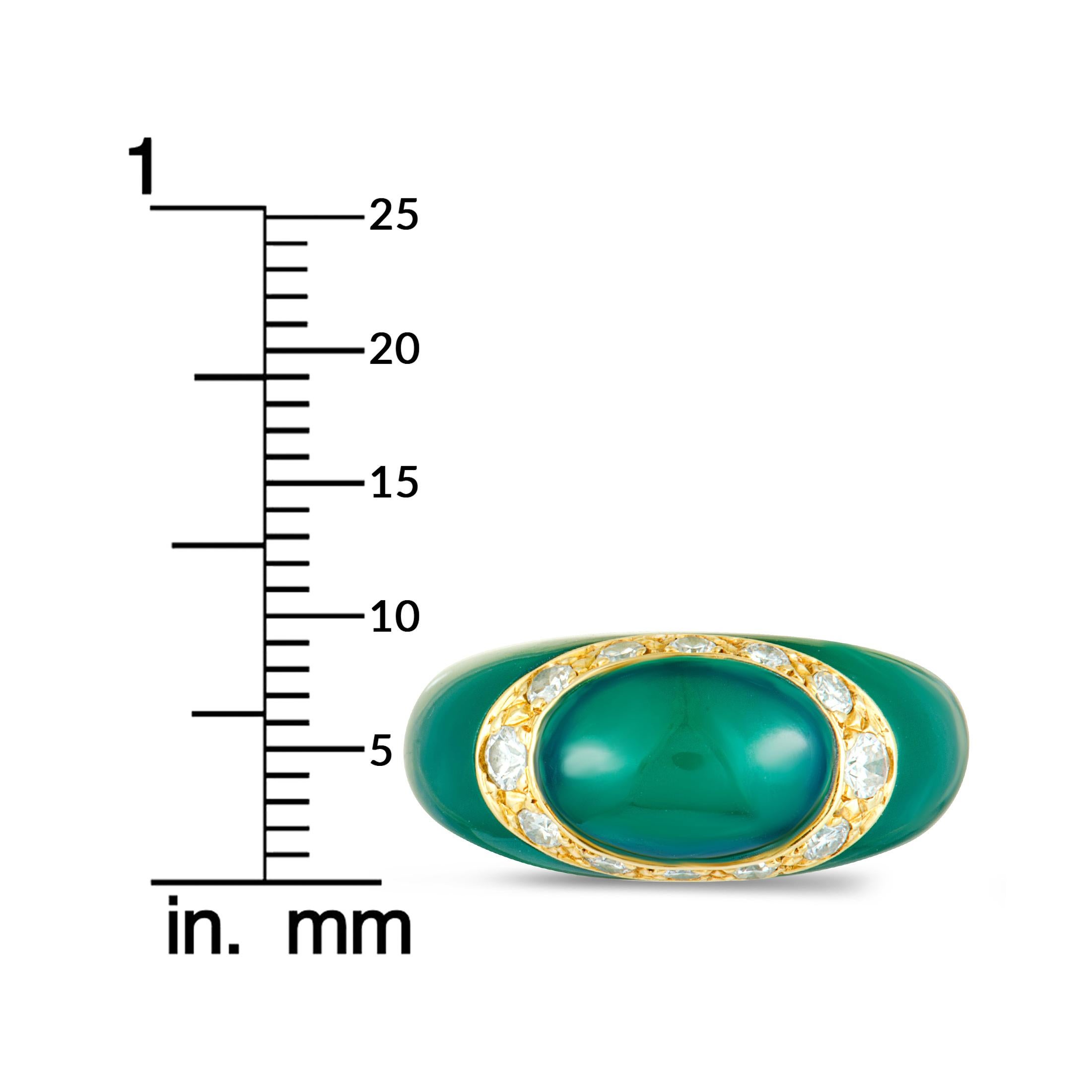 Van Cleef & Arpels Vintage Diamond and Chrysoprase Yellow Gold Bombe Ring 4