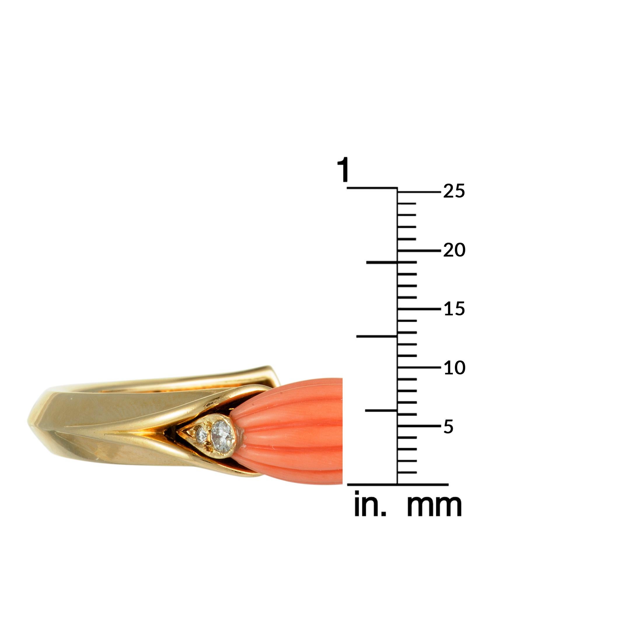 Van Cleef & Arpels Vintage Diamond and Coral Yellow Gold Bangle Bracelet In Excellent Condition In Southampton, PA