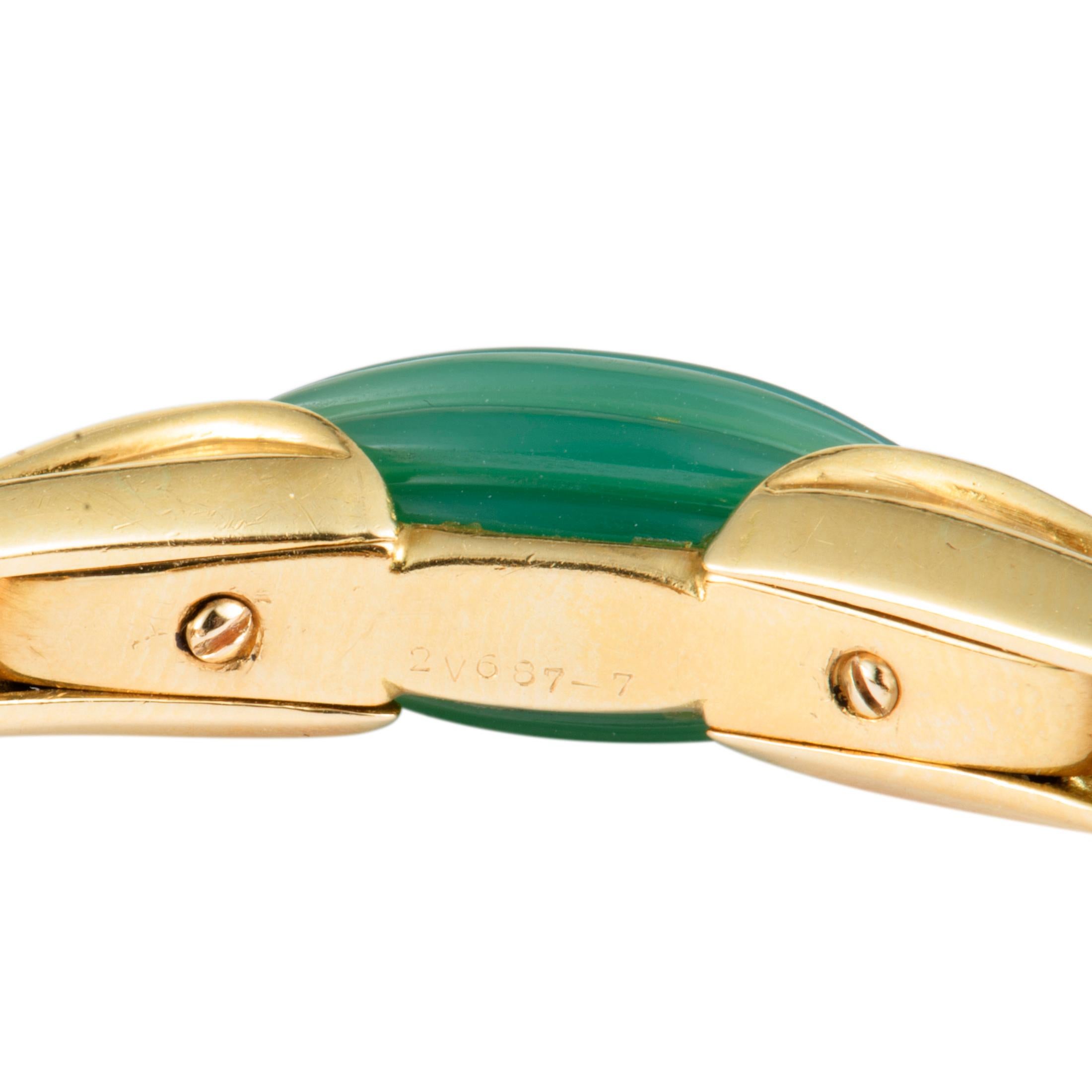 Round Cut Van Cleef & Arpels Vintage Diamond and Jade 18 Karat Yellow Gold Bangle Bracelet