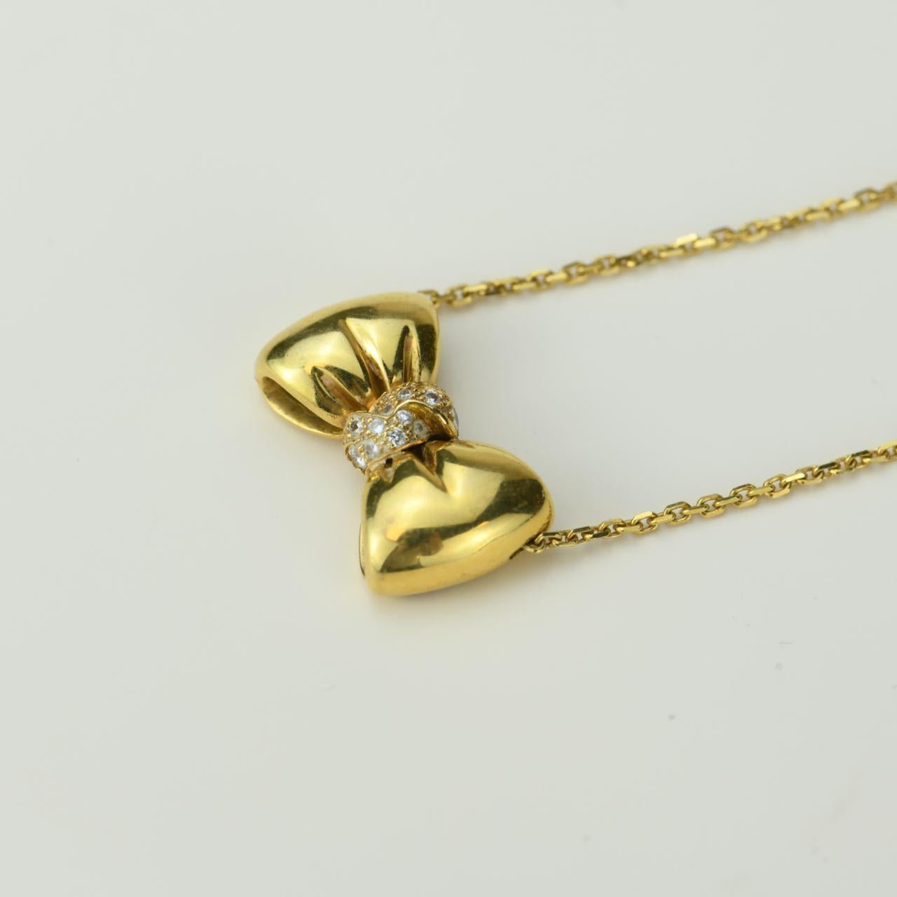 Brilliant Cut Van Cleef & Arpels Vintage Diamond Bow Yellow Gold Pendant
