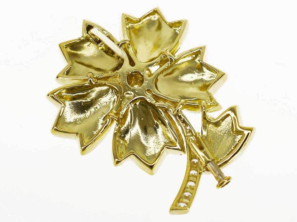 Van Cleef & Arpels 18 Karat Yellow Gold Vintage Diamond Flower Brooch In Good Condition In Tokyo, JP