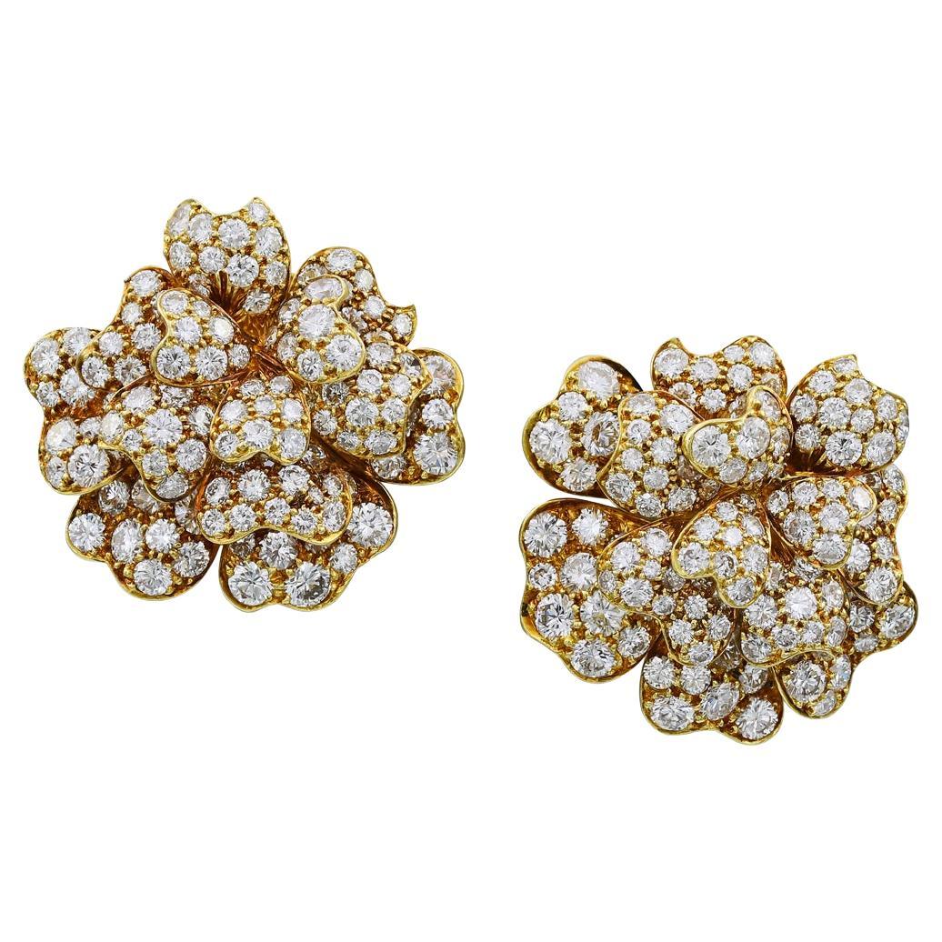 Orecchini a grappolo con pavé di diamanti vintage di Van Cleef & Arpels, anni '80