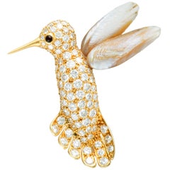 Van Cleef & Arpels Vintage Diamond Pave Pearl Yellow Gold Humming Bird Brooch