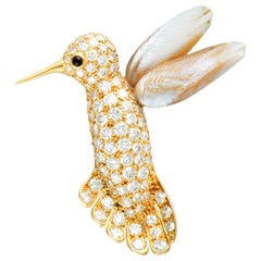 Van Cleef & Arpels Vintage Diamond Pave Pearl Yellow Gold Humming Bird Brooch