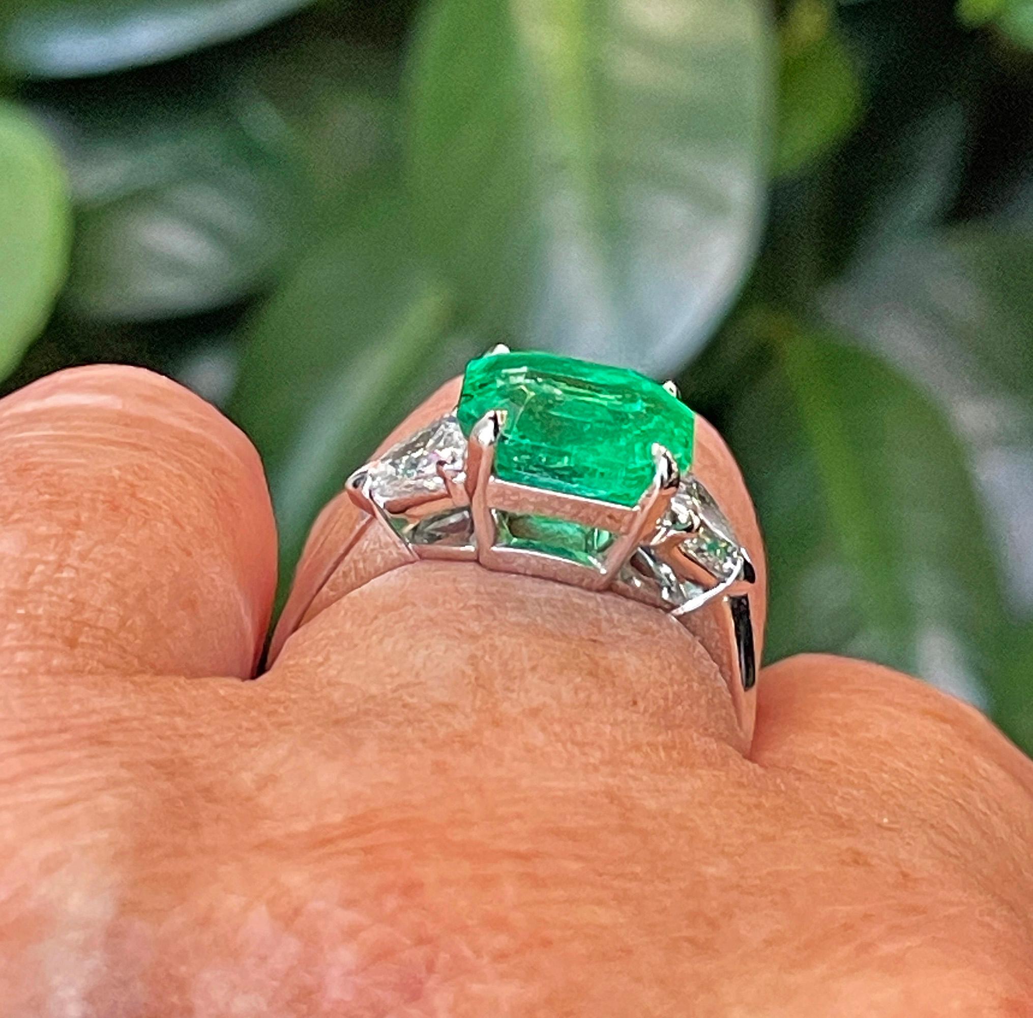 Van Cleef & Arpels Vintage GIA 5.28ct Colombian Emerald & Diamond Platinum Ring  6