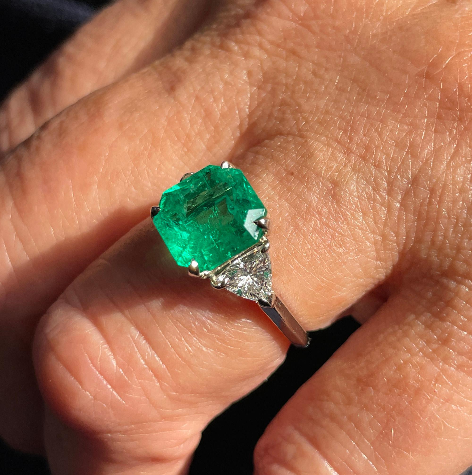 Women's Van Cleef & Arpels Vintage GIA 5.28ct Colombian Emerald & Diamond Platinum Ring 