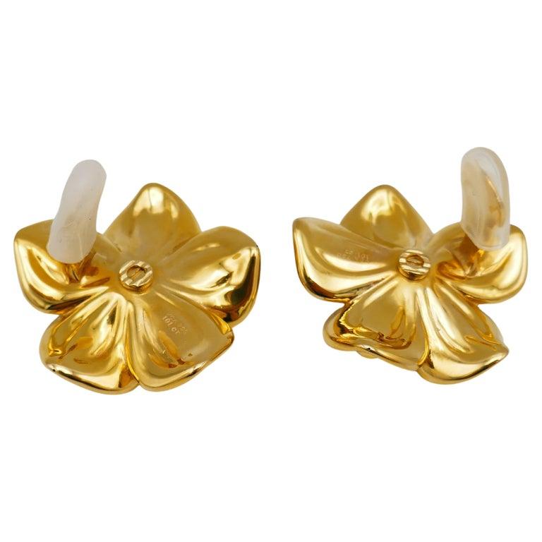 Round Cut Van Cleef & Arpels Vintage Gold Diamond Magnolia Clip-On Earrings