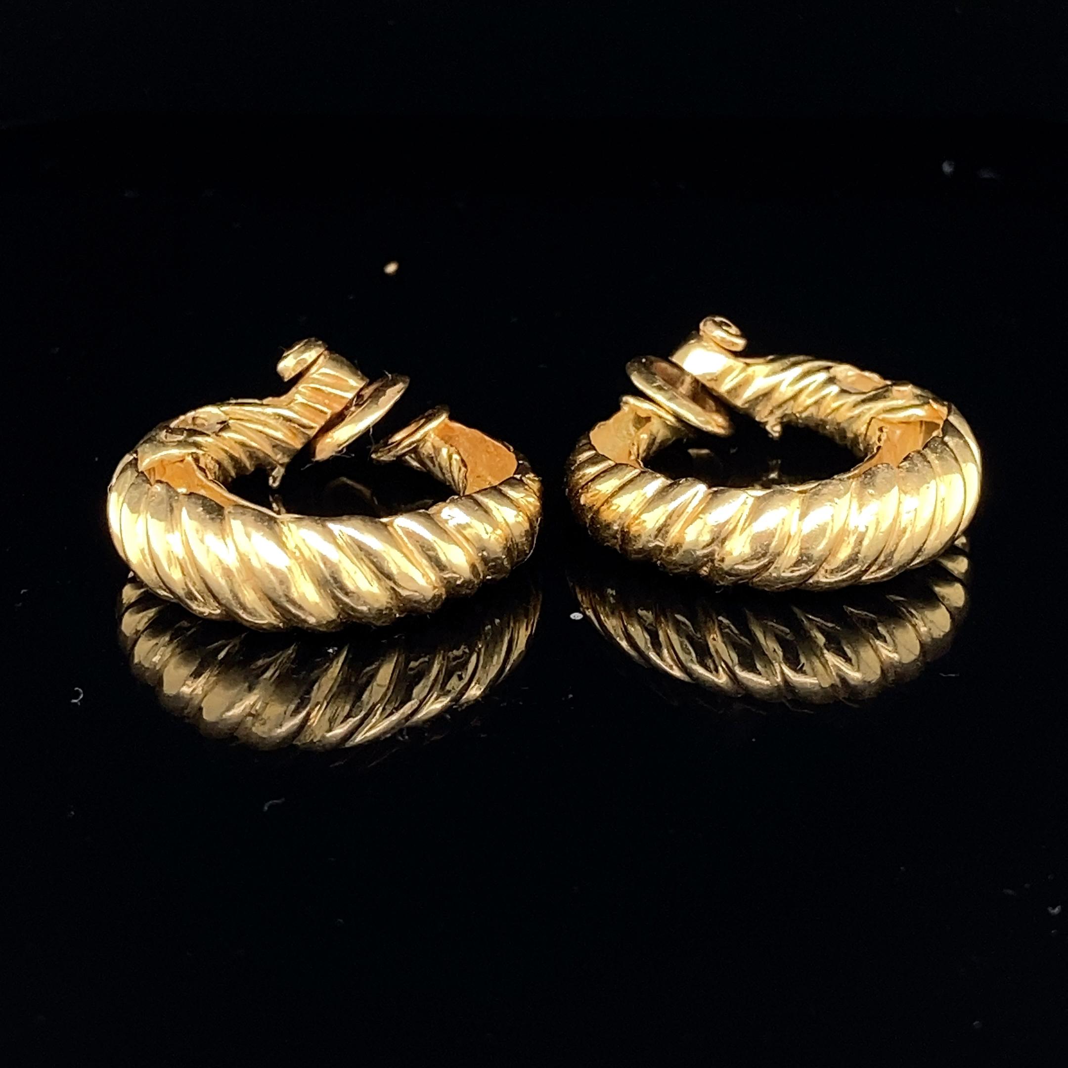 Van Cleef & Arpels Vintage-Ohrringe mit Goldring im Zustand „Gut“ im Angebot in Idar-Oberstein, DE