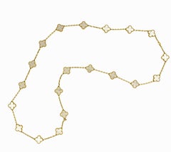 Van Cleef & Arpels: collana lunga vintage Alhambra con 20 motivi in madreperla