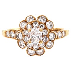 Van Cleef & Arpels Vintage Oval Fleurette Ring 18k Yellow Gold with Diamonds