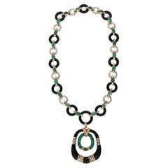 Gold Pendant Necklaces