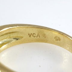 Anello a cupola Van Cleef & Arpels vintage con pavé di diamanti in oro giallo 18 carati