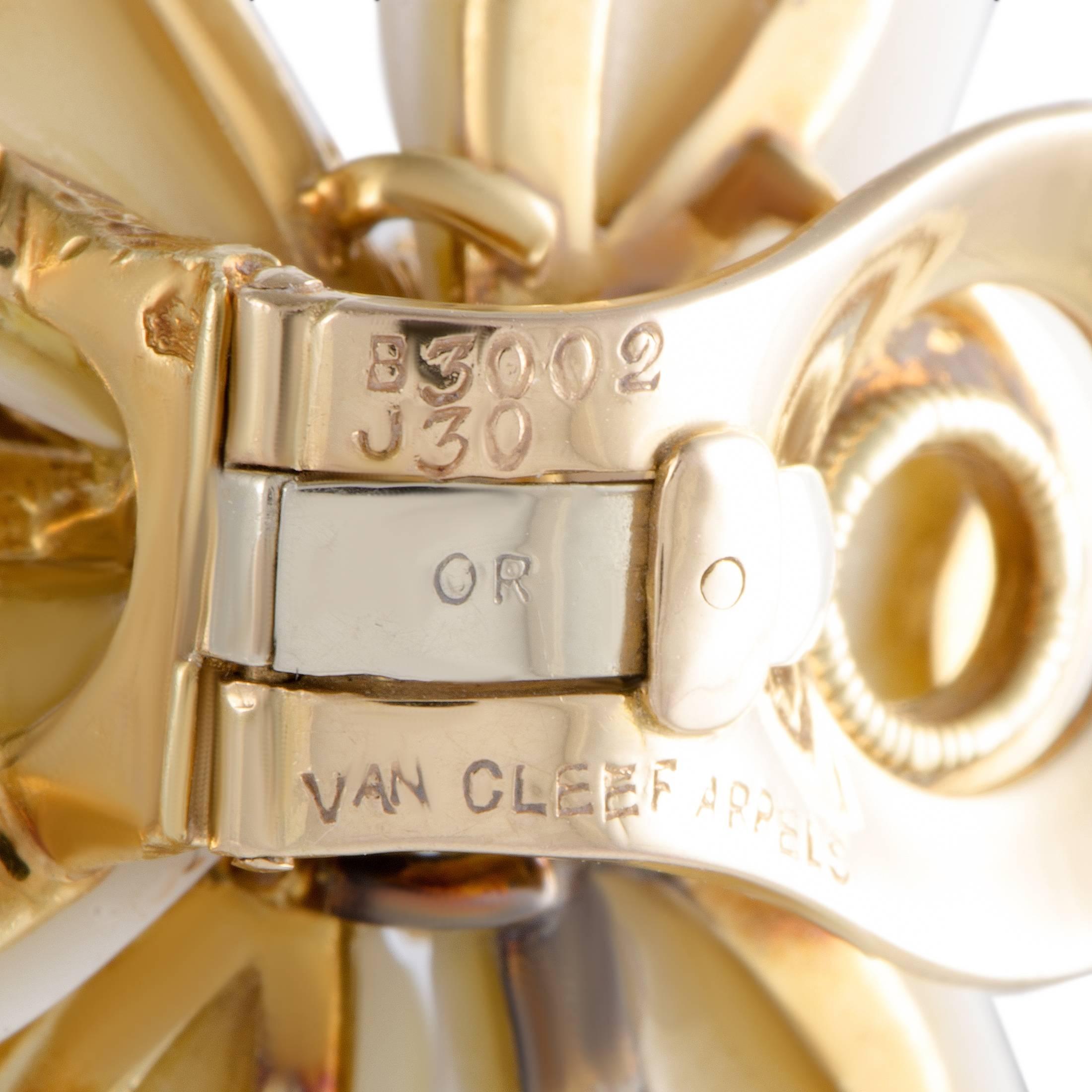 Women's Van Cleef & Arpels Vintage Rose de Noël 18 Karat Gold Diamond and White Coral