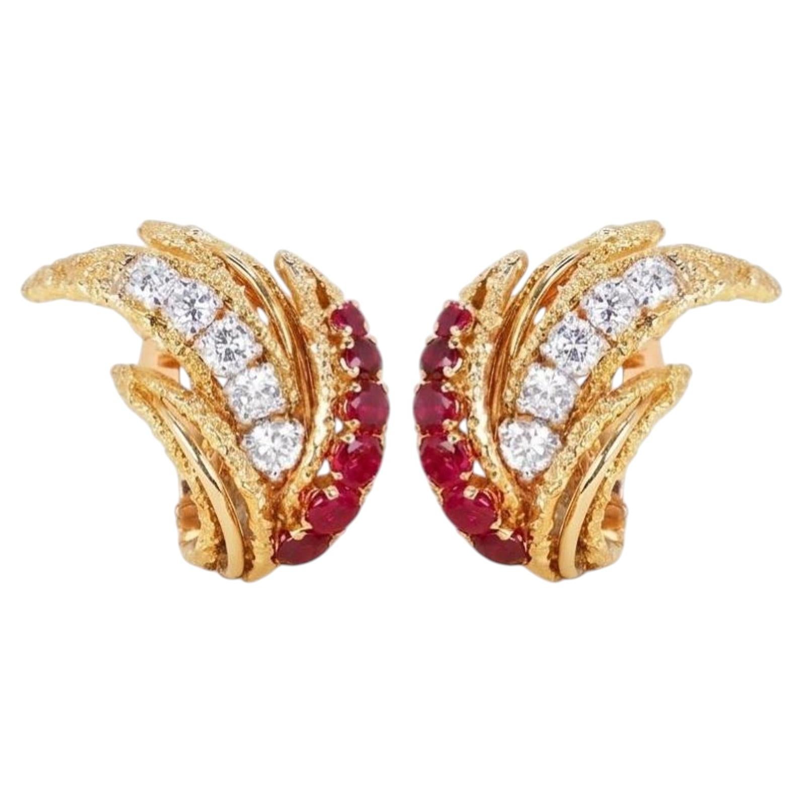 Van Cleef & Arpels Vintage Ruby Diamond 18K Yellow Gold Leaf Clip Earrings For Sale