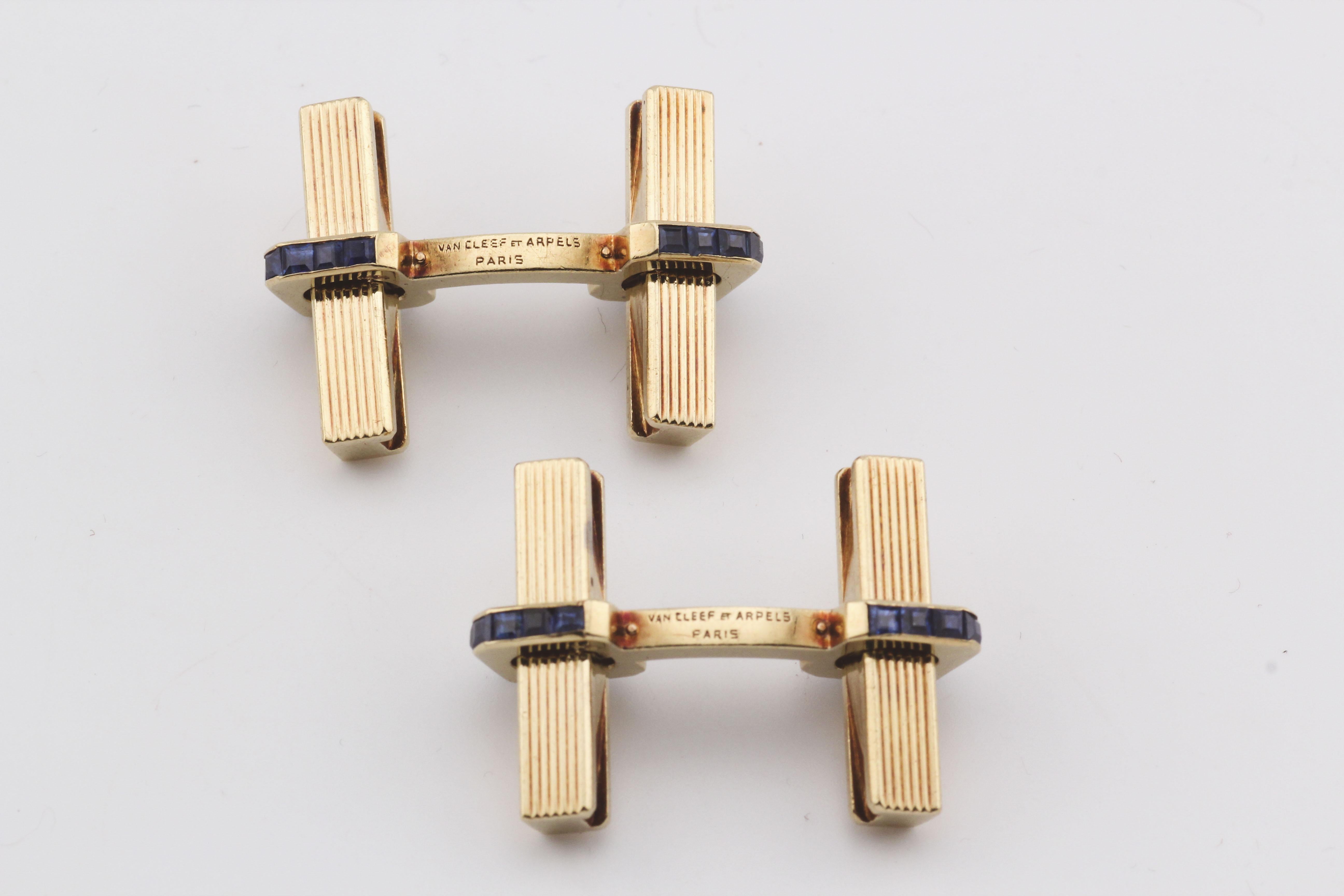 Van Cleef & Arpels Gemelli da polso quadrati in oro 18 carati con zaffiro d'epoca In condizioni buone in vendita a Simpsonville, SC