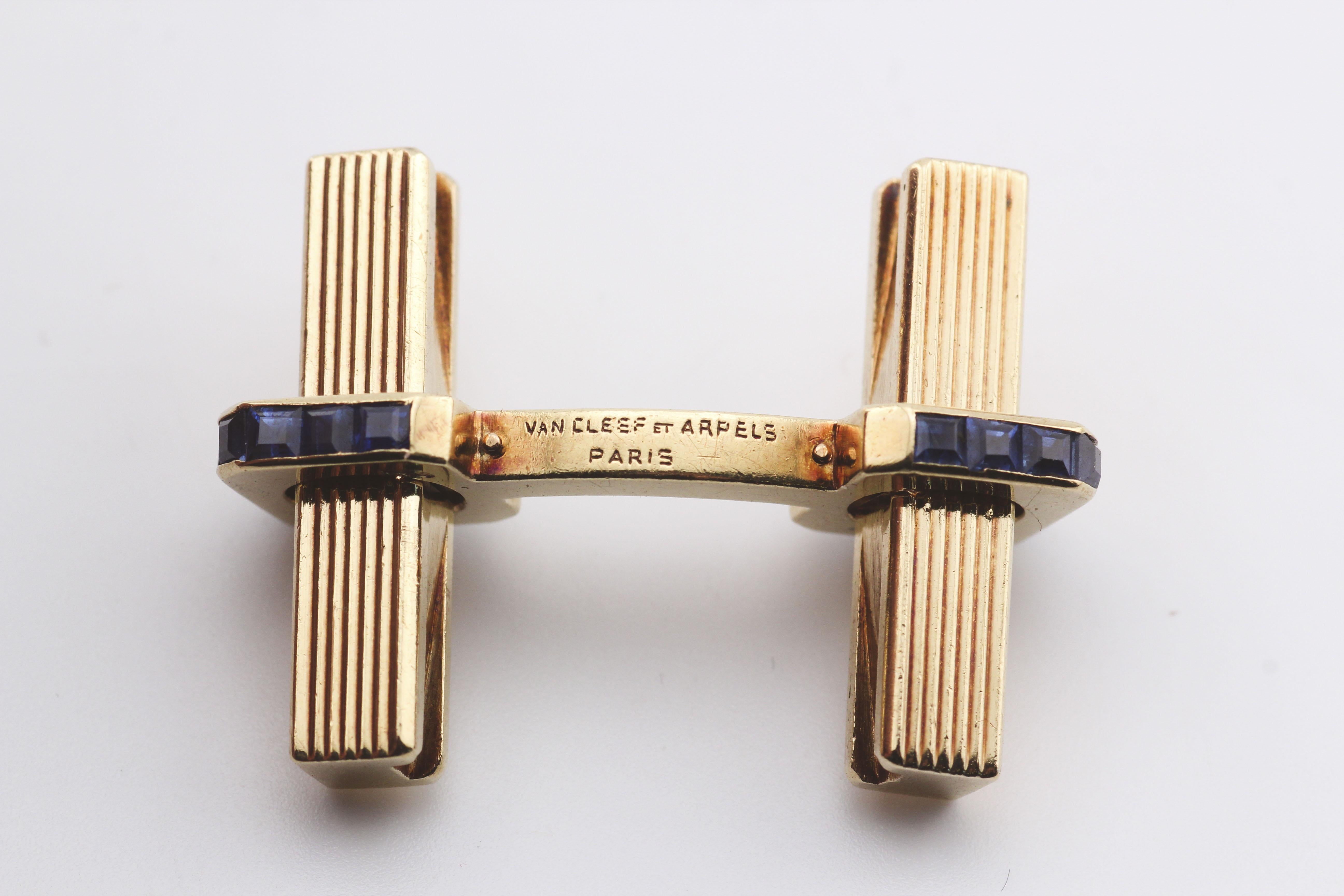 Van Cleef & Arpels Gemelli da polso quadrati in oro 18 carati con zaffiro d'epoca in vendita 3
