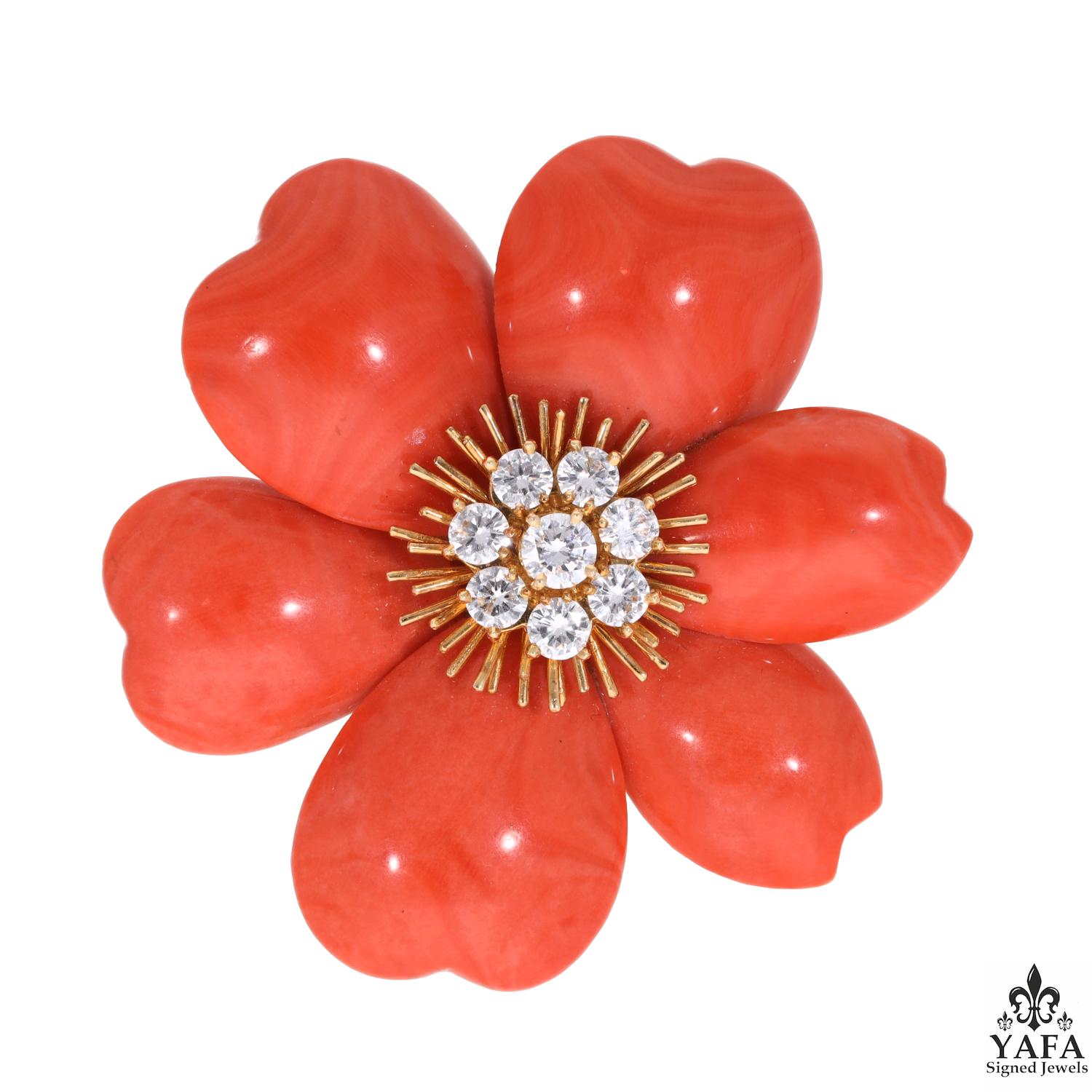Van Cleef & Arpels Vintage Superb Rose de Noel Diamant Rote Koralle Gold Suite im Angebot 1