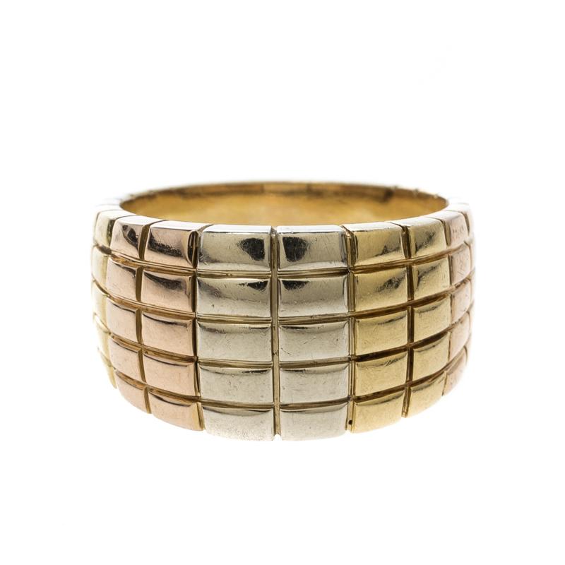 Like one of those beautiful dreams you never want to break away from, is this ring that comes in an assembly of 18k white, yellow and rose gold to exude subtle exquisiteness. The creation comes beautifully sculpted with textures all over the
