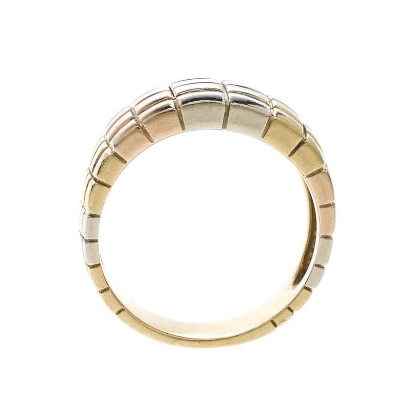 Van Cleef & Arpels Vintage Textured 18k Three Tone Gold Ring Size 54 In Excellent Condition In Dubai, Al Qouz 2