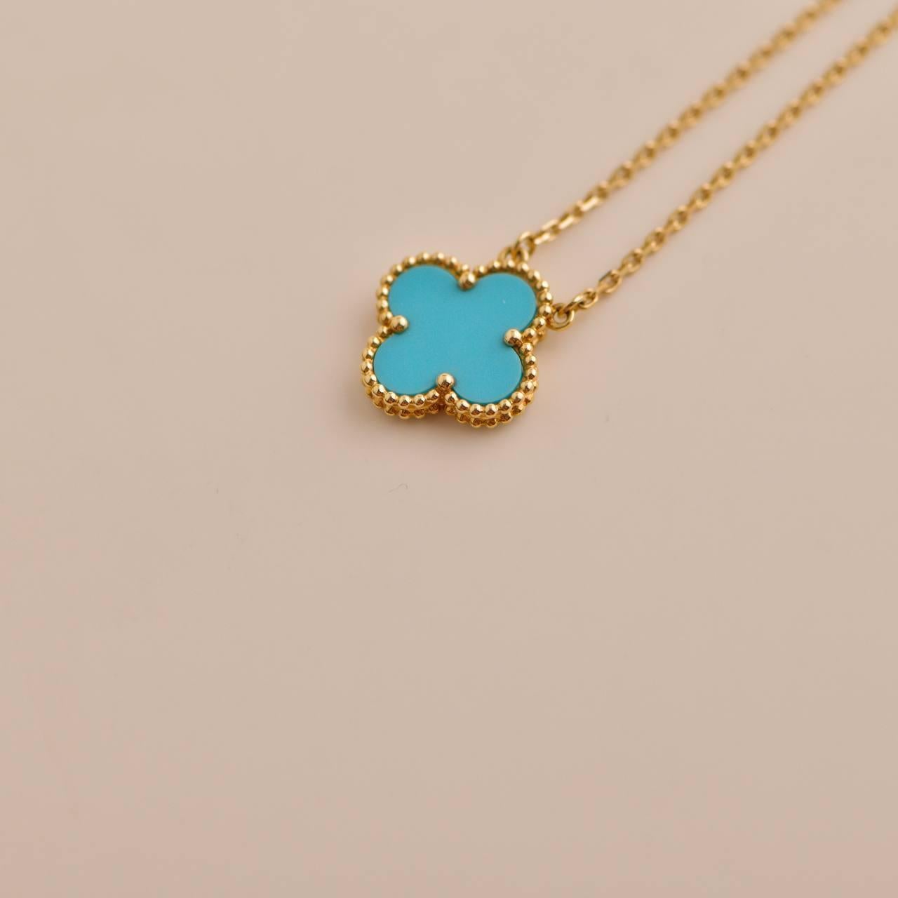 Women's or Men's Van Cleef & Arpels Vintage Turquoise Alhambra Yellow Gold Pendant Necklace