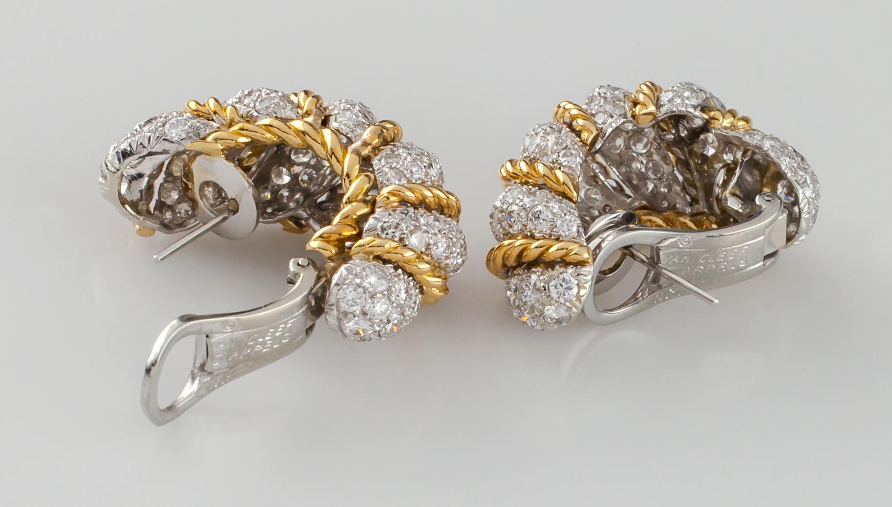 Van Cleef & Arpels Vintage Two-Tone 18k Gold 10.00 Carat Diamond Huggie Earrings In Good Condition For Sale In Sherman Oaks, CA